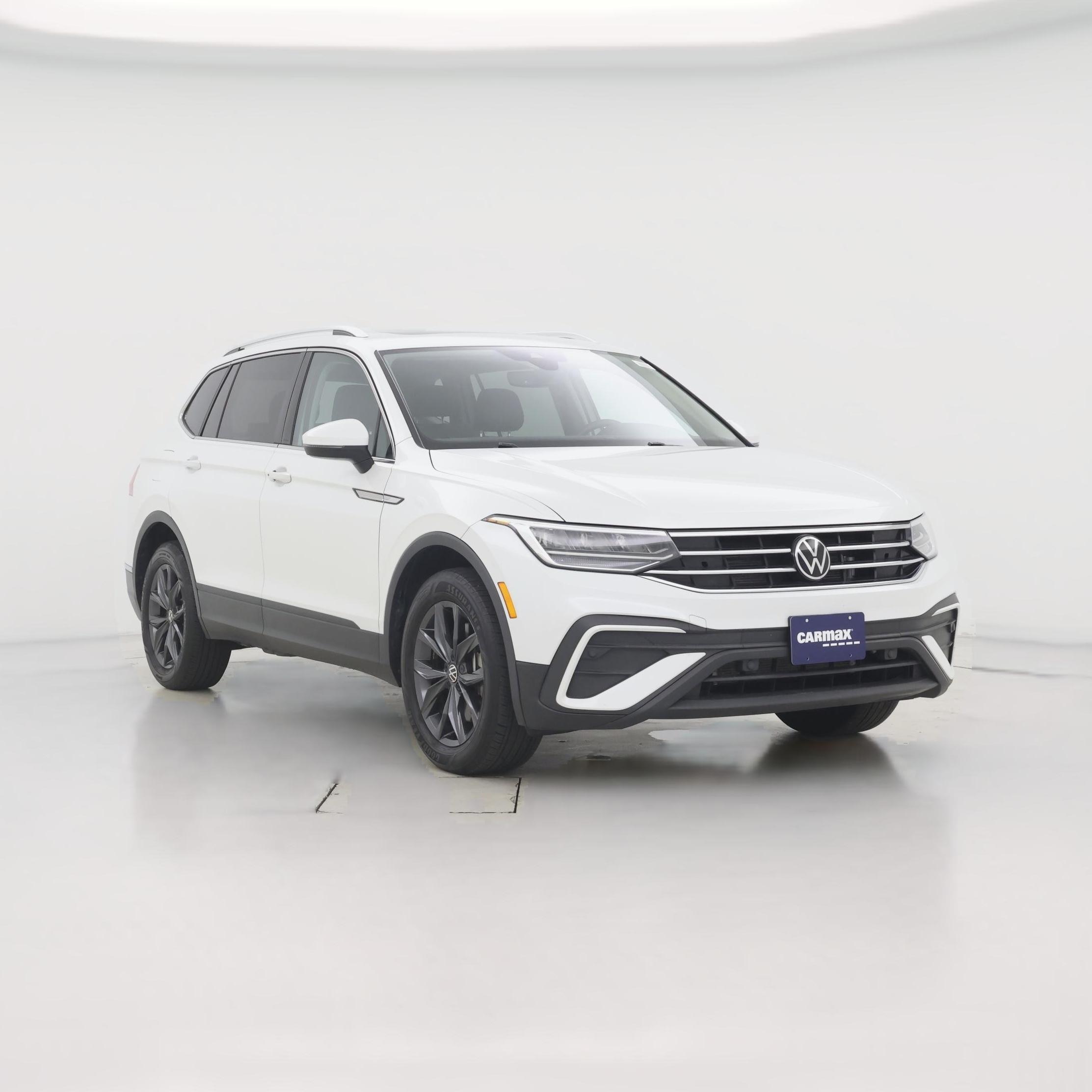 Thumbnail: 2023 Volkswagen Tiguan - 1