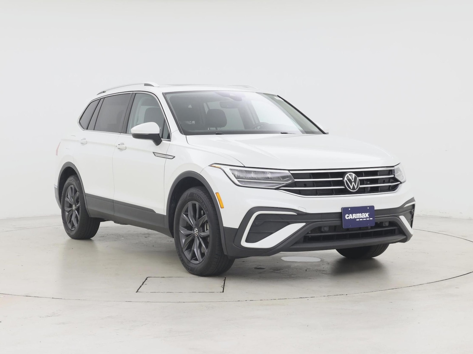 2023 Volkswagen Tiguan SE - Photo 2