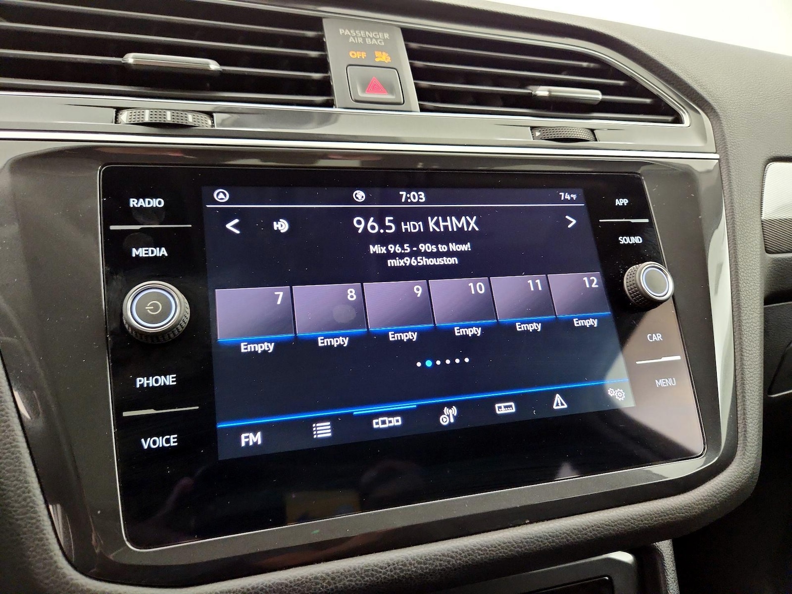 2023 Volkswagen Tiguan SE - Photo 16