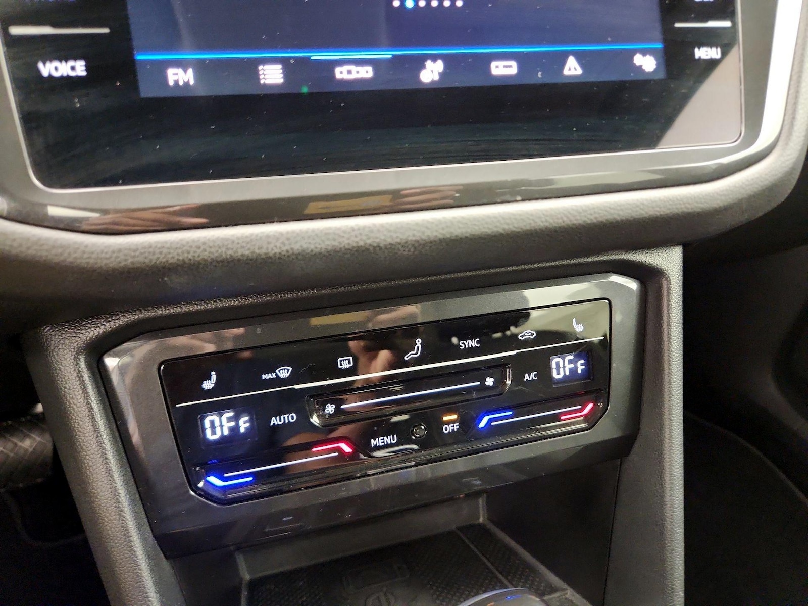 2023 Volkswagen Tiguan SE - Photo 17