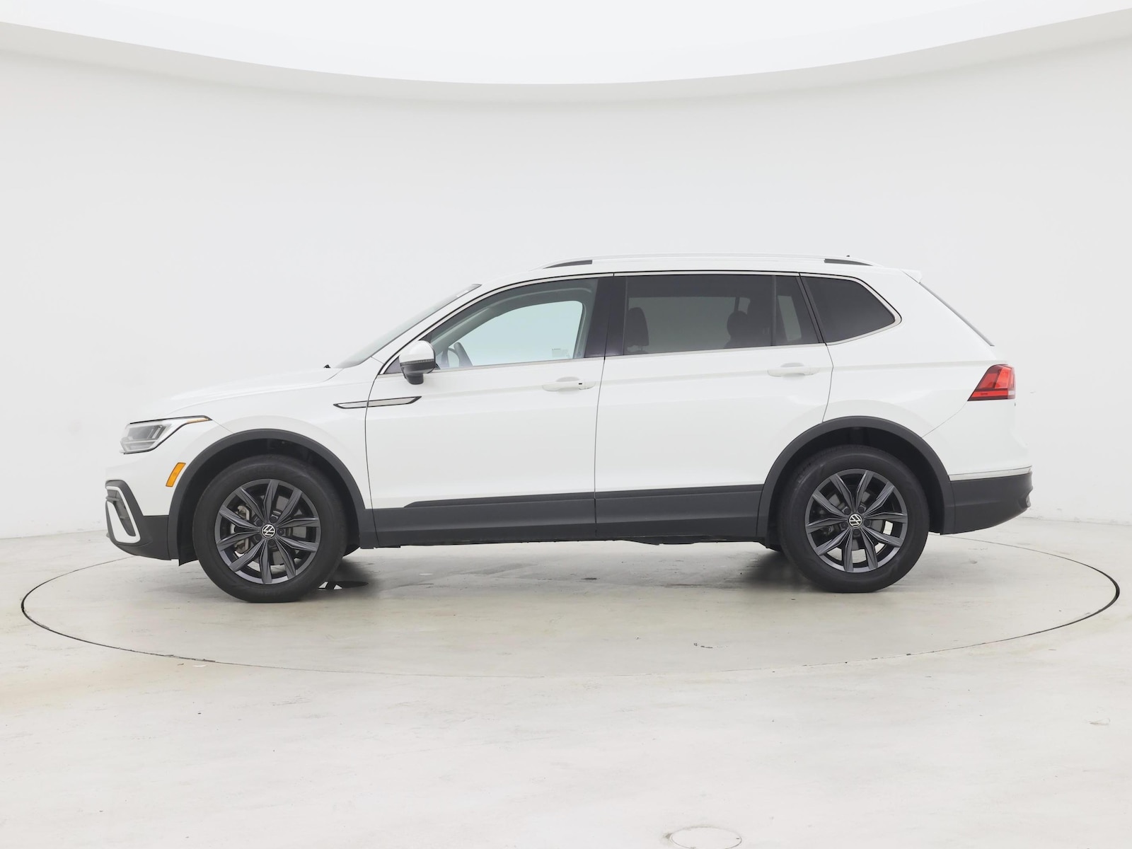 2023 Volkswagen Tiguan SE - Photo 4