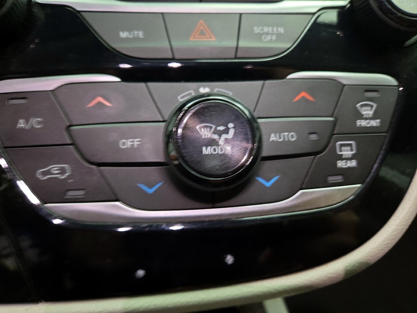 2024 Chrysler Pacifica Touring L - Photo 15