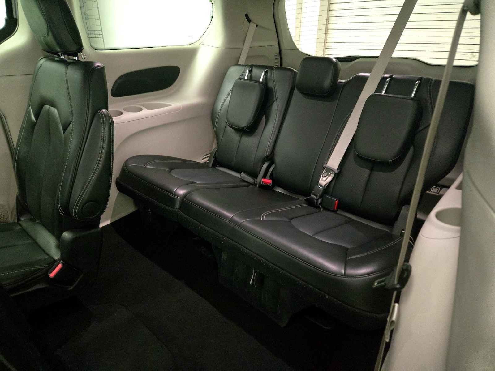 2024 Chrysler Pacifica Touring L - Photo 19