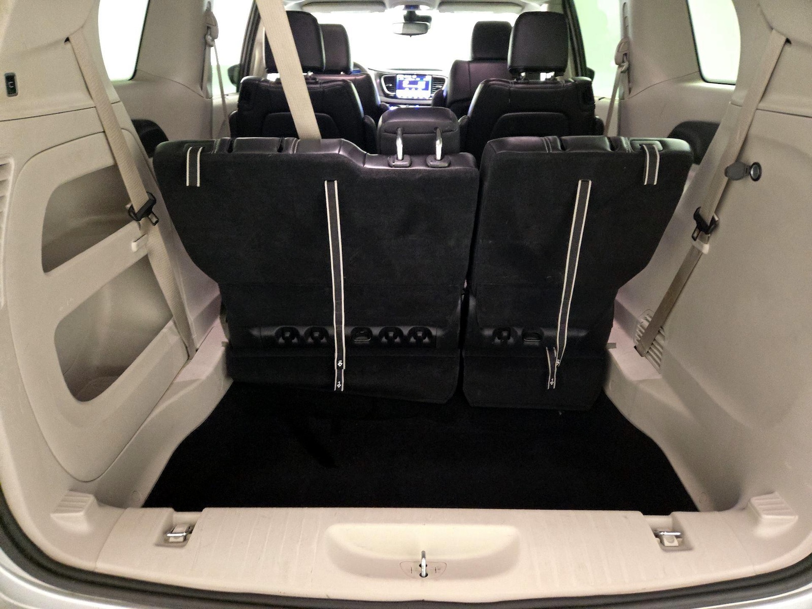 2024 Chrysler Pacifica Touring L - Photo 20