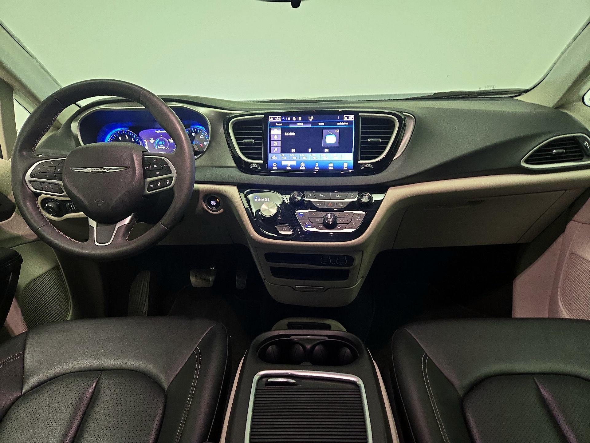 Thumbnail: 2024 Chrysler Pacifica - 9