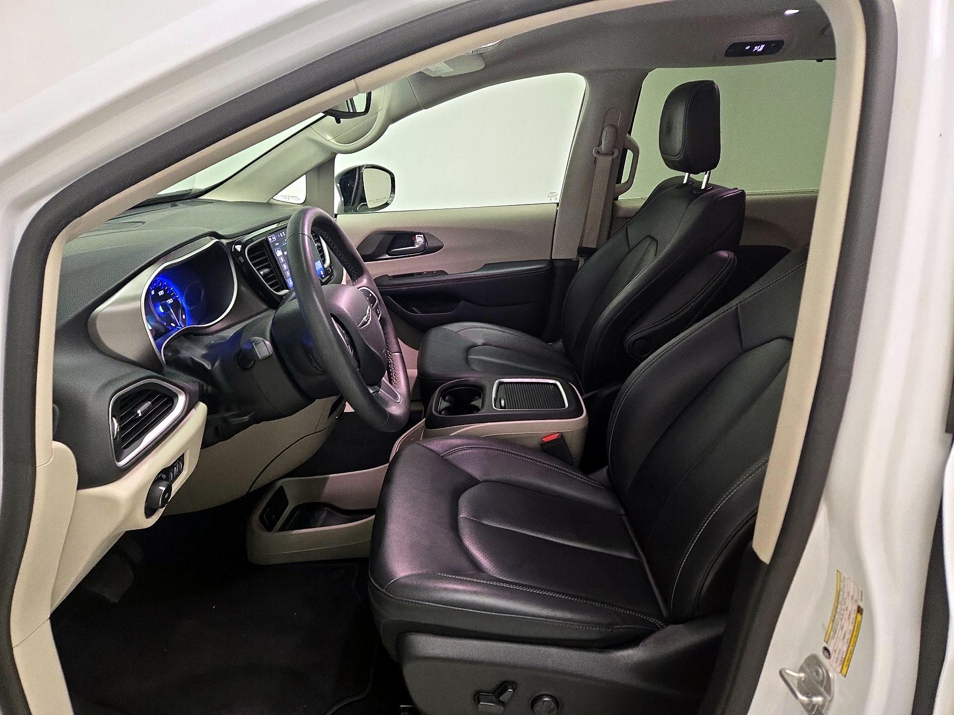 Thumbnail: 2024 Chrysler Pacifica - 11