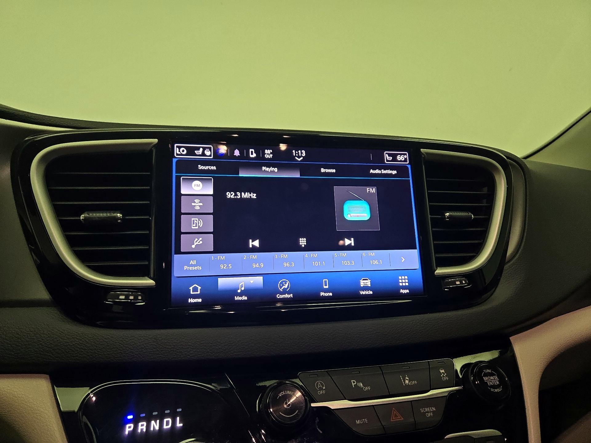 Thumbnail: 2024 Chrysler Pacifica - 15