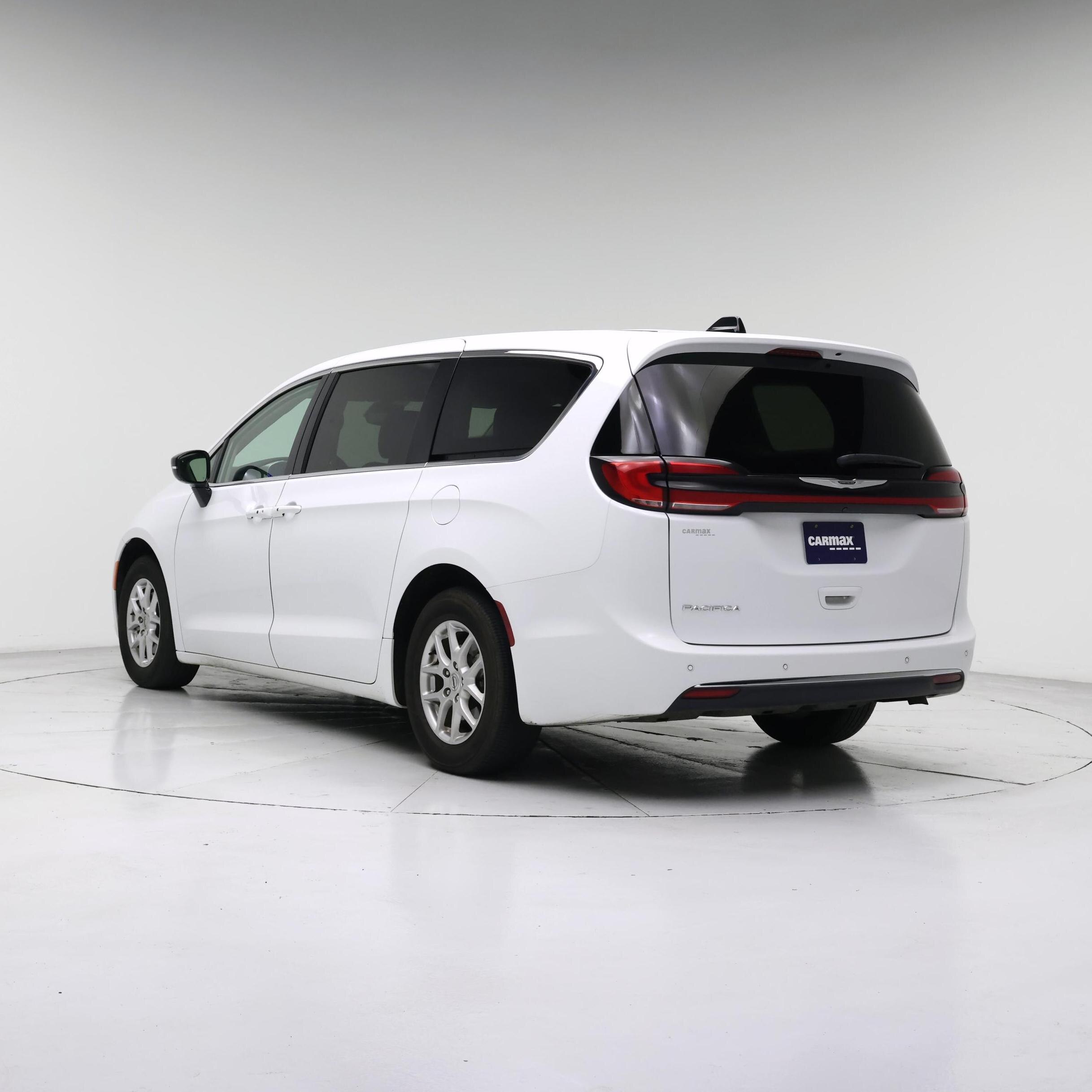 Thumbnail: 2024 Chrysler Pacifica - 2