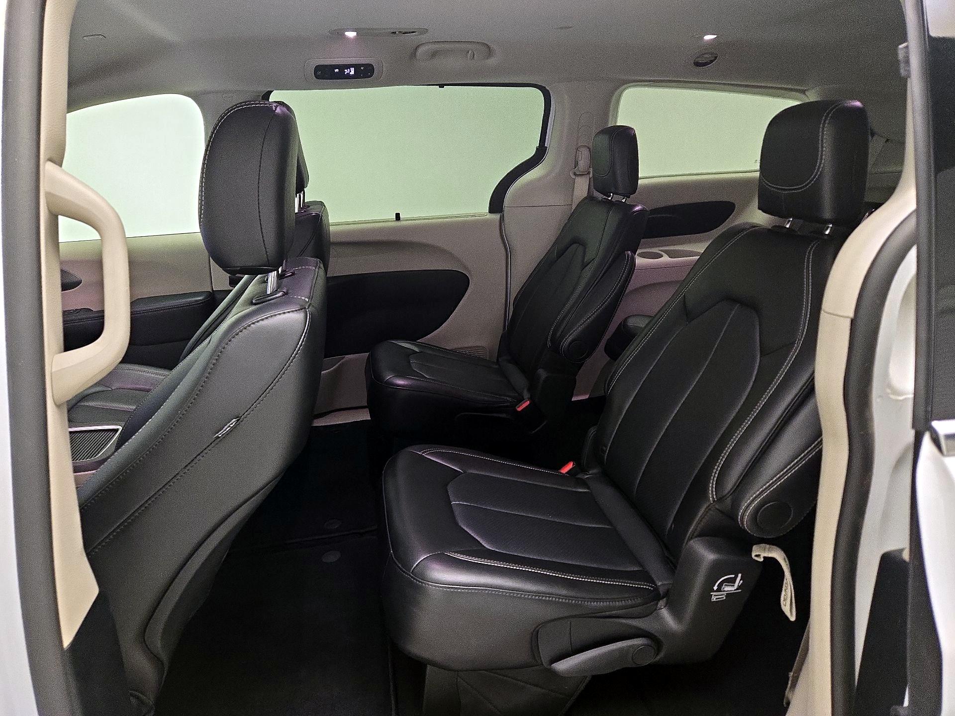 Thumbnail: 2024 Chrysler Pacifica - 19