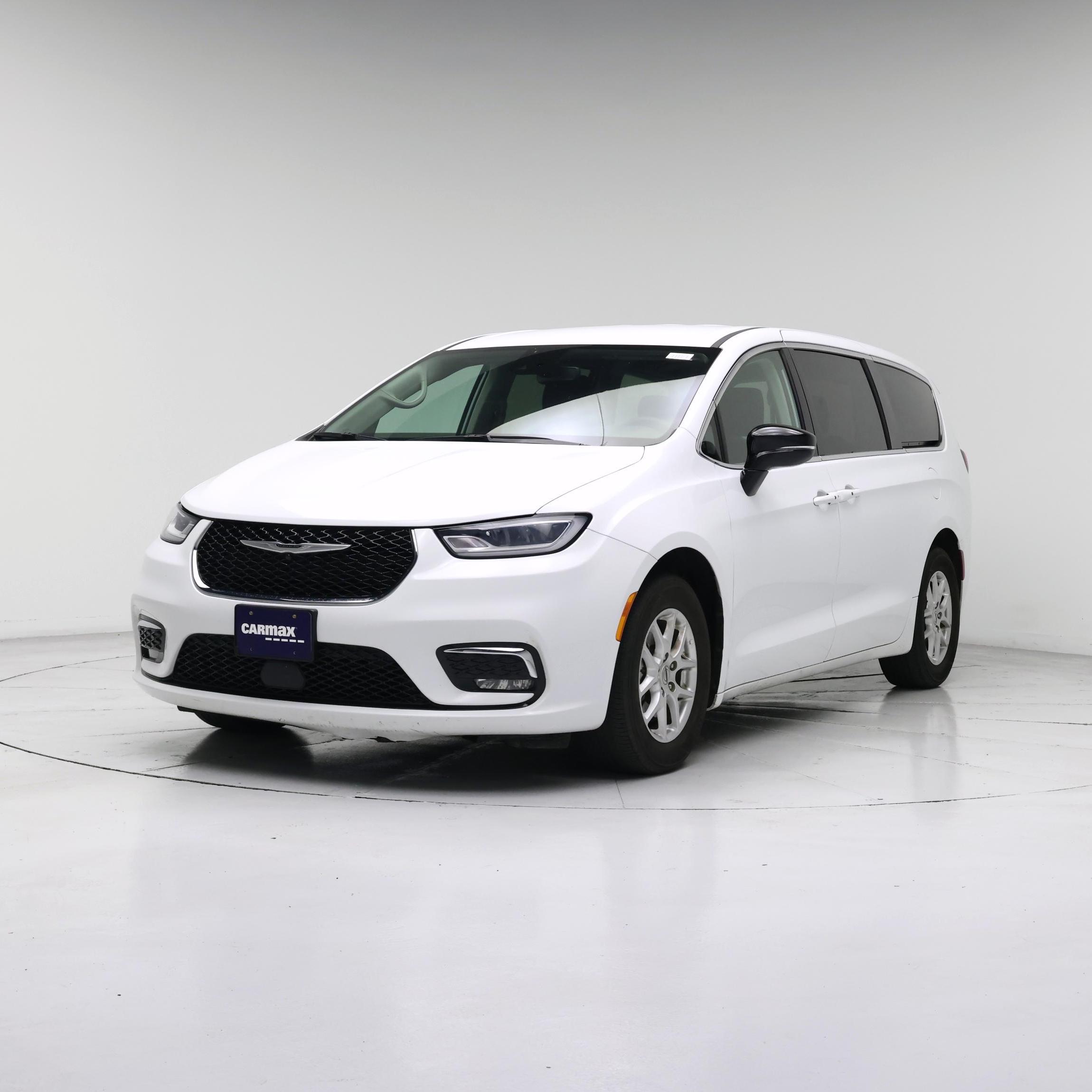 Thumbnail: 2024 Chrysler Pacifica - 4