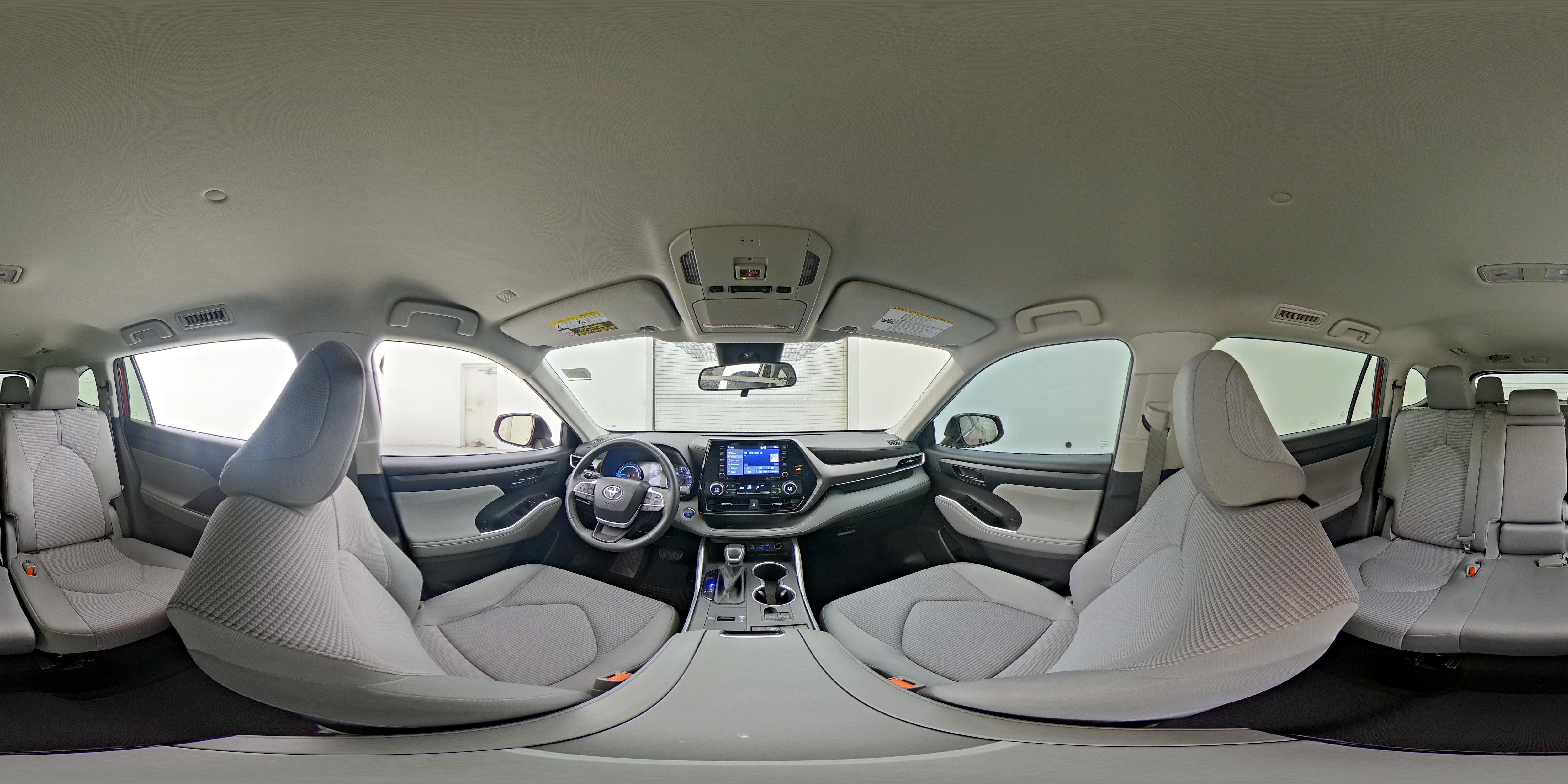 2022 Toyota Highlander LE - Photo 26