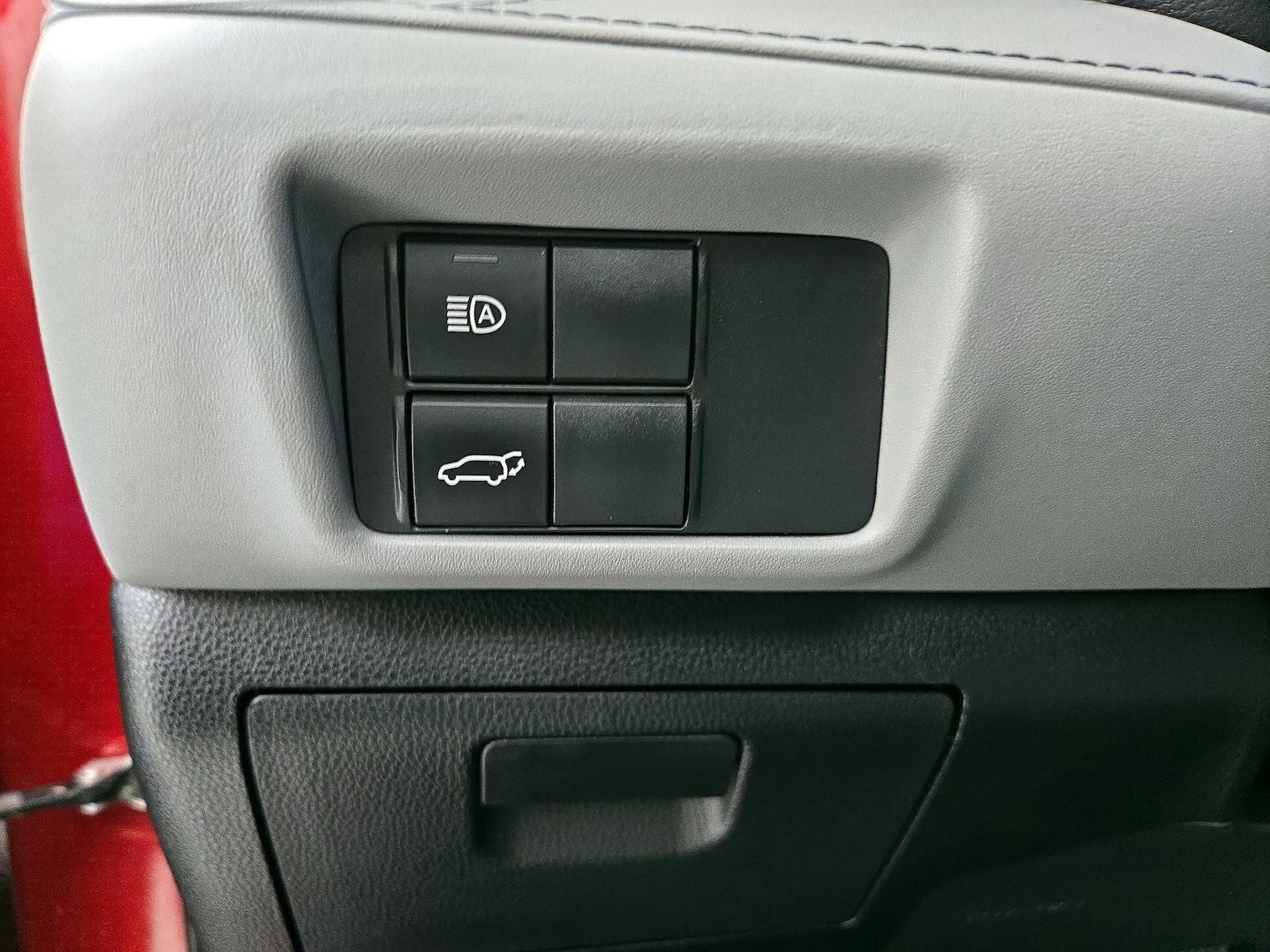 2022 Toyota Highlander LE - Photo 14
