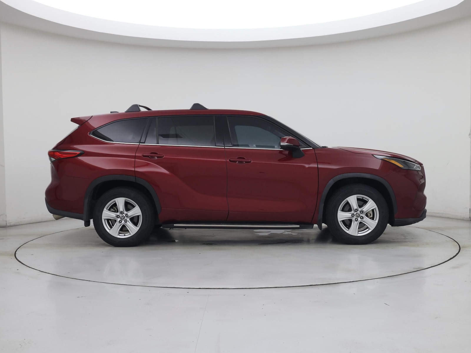 2022 Toyota Highlander LE - Photo 8