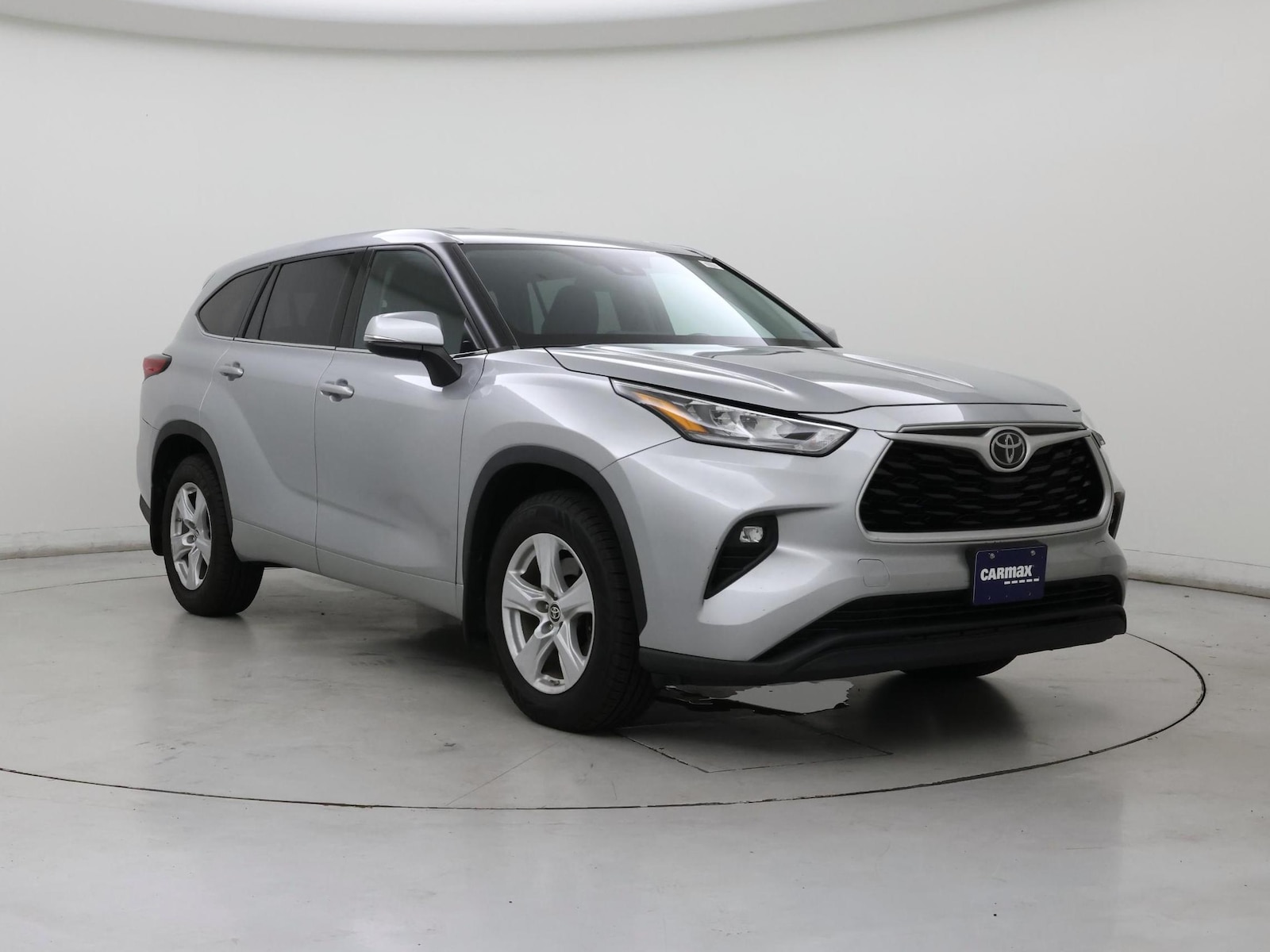 2020 Toyota Highlander LE - Photo 2
