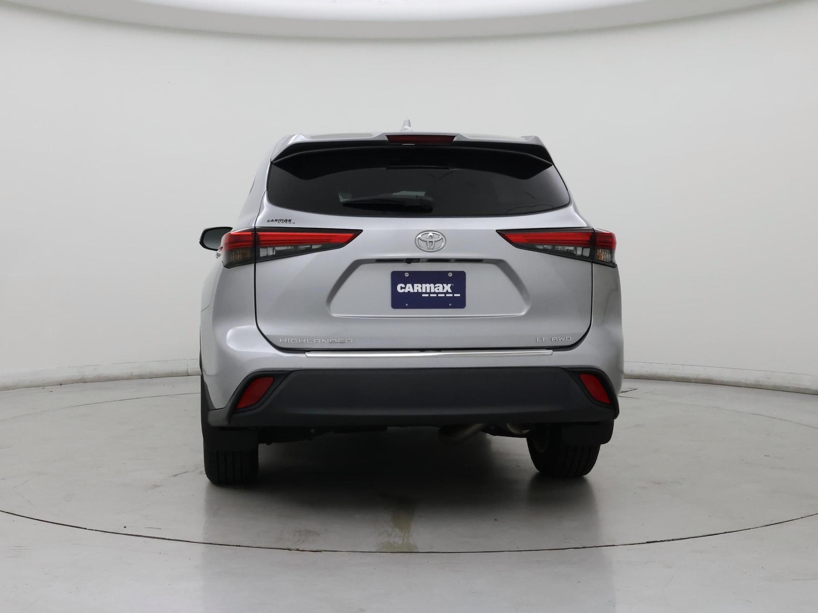 2020 Toyota Highlander LE - Photo 7