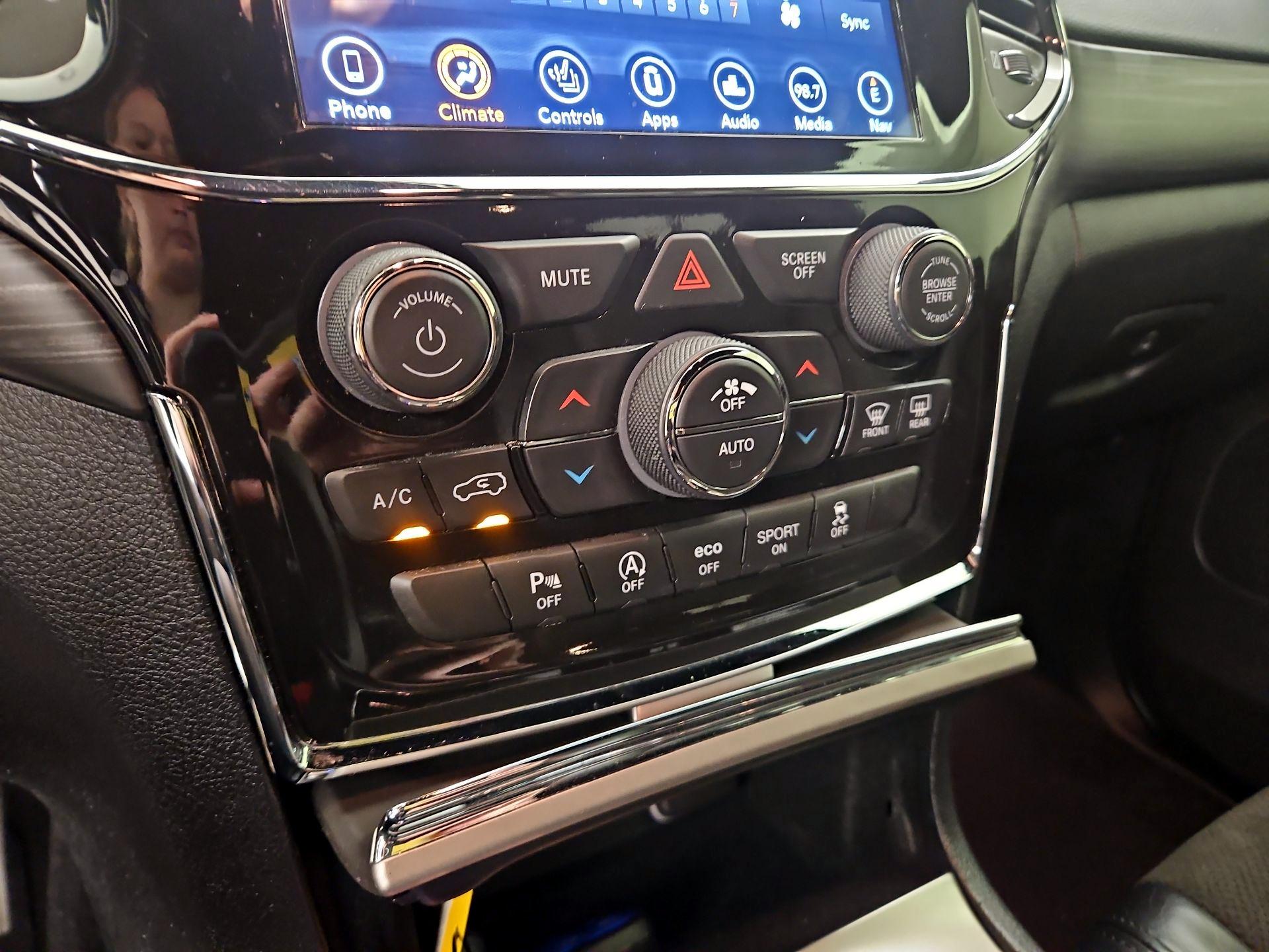 Thumbnail: 2021 Jeep Grand Cherokee - 17
