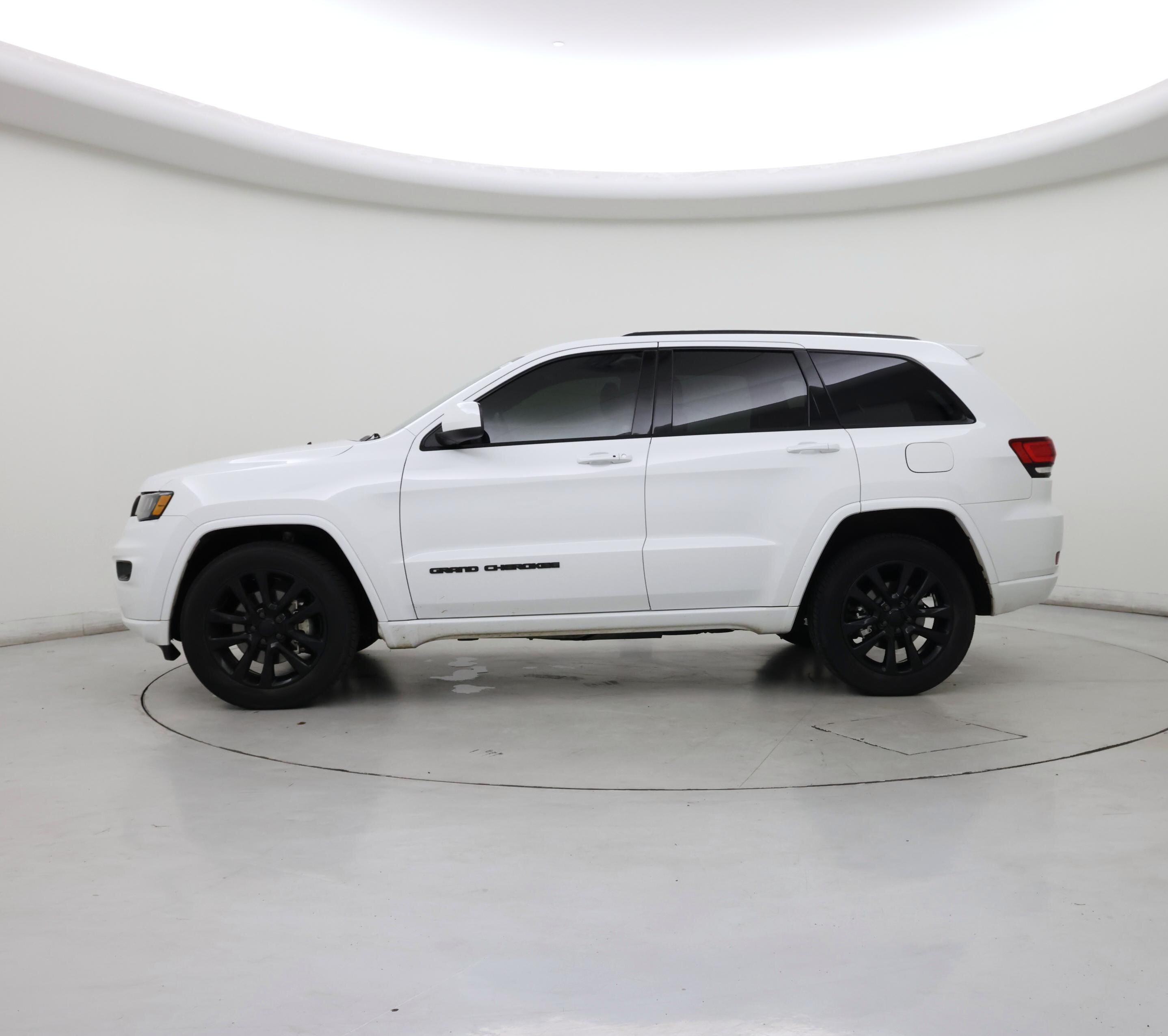 Thumbnail: 2021 Jeep Grand Cherokee - 3