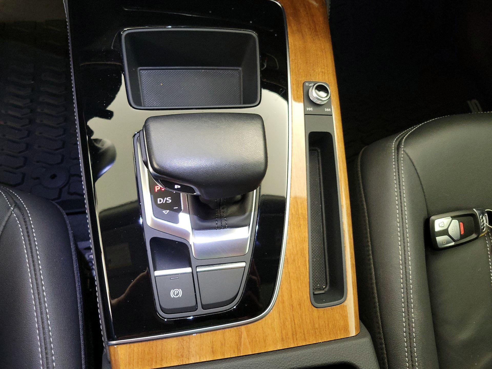 Thumbnail: 2023 Audi Q5 - 17