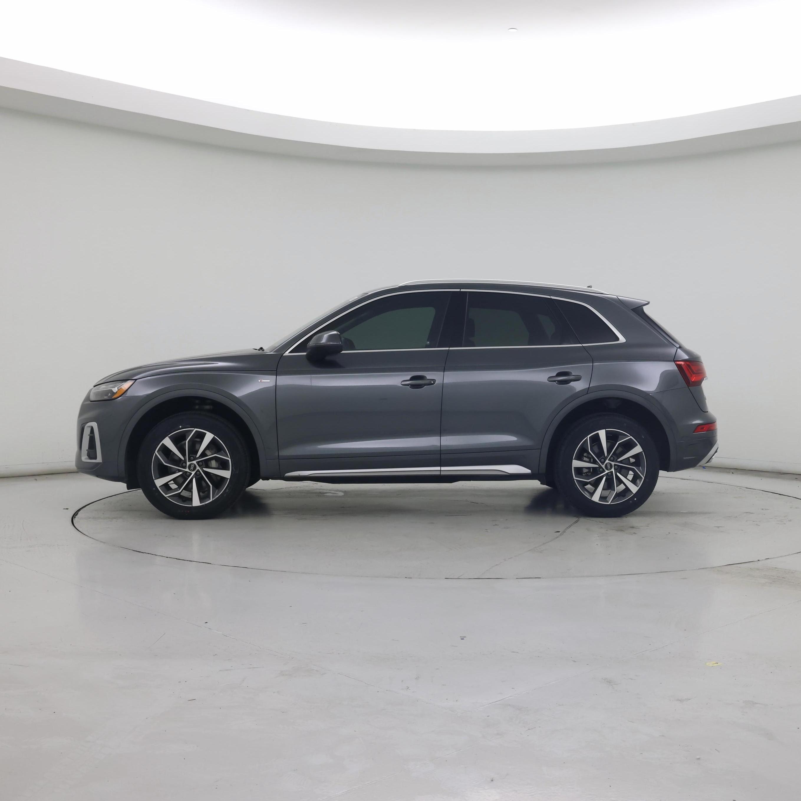 Thumbnail: 2023 Audi Q5 - 3