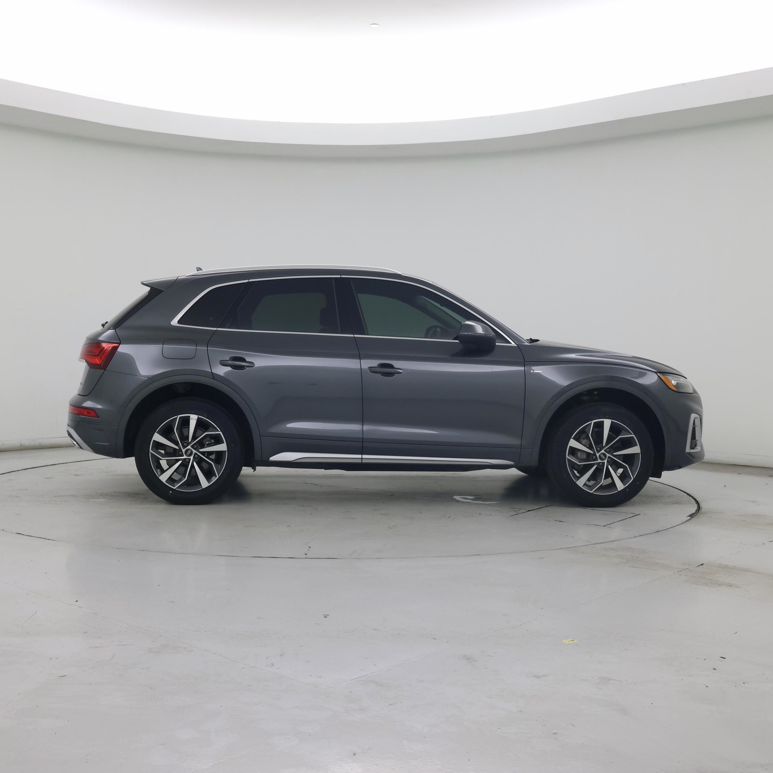 Thumbnail: 2023 Audi Q5 - 7