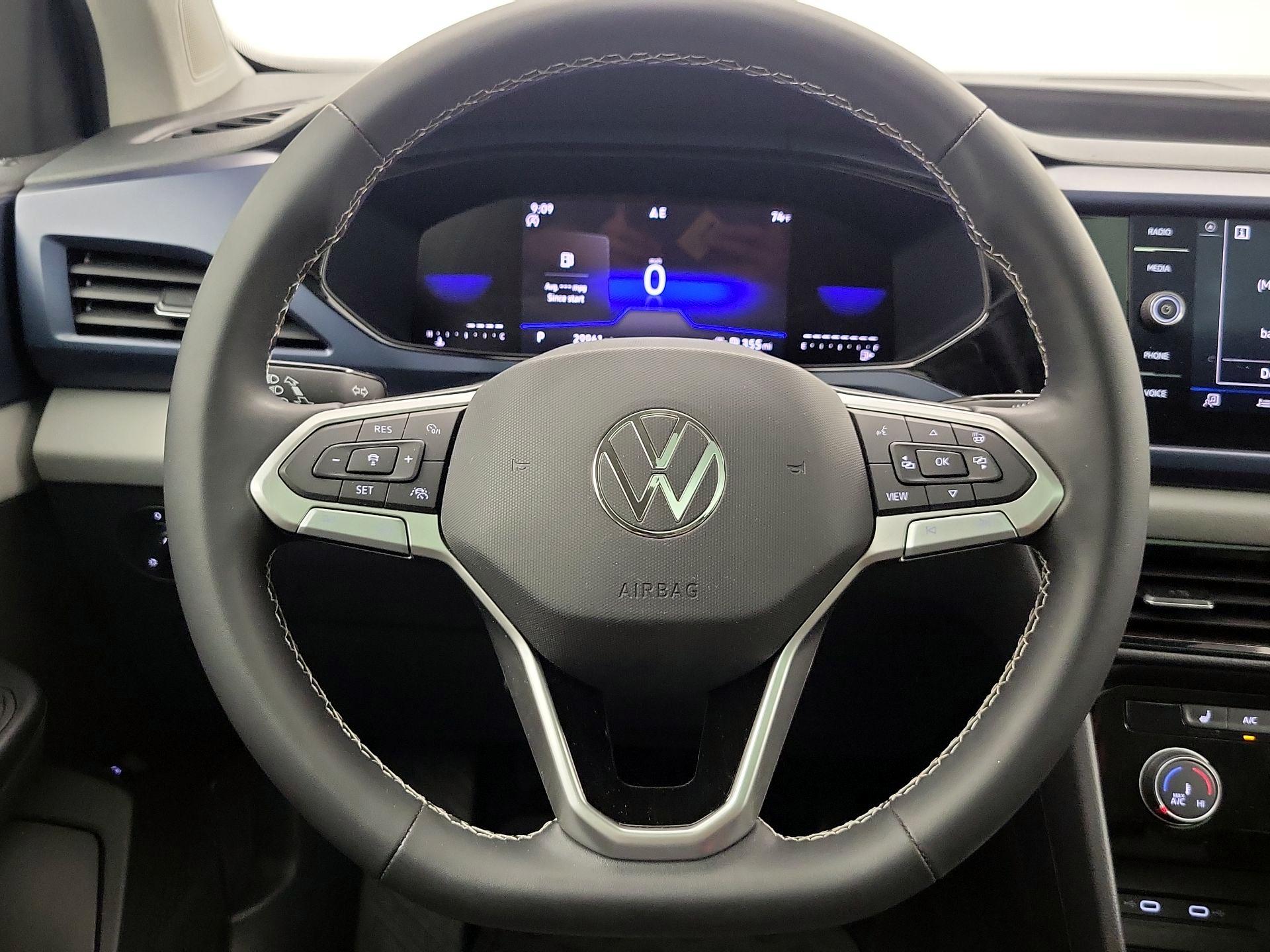 Thumbnail: 2023 Volkswagen Taos - 10