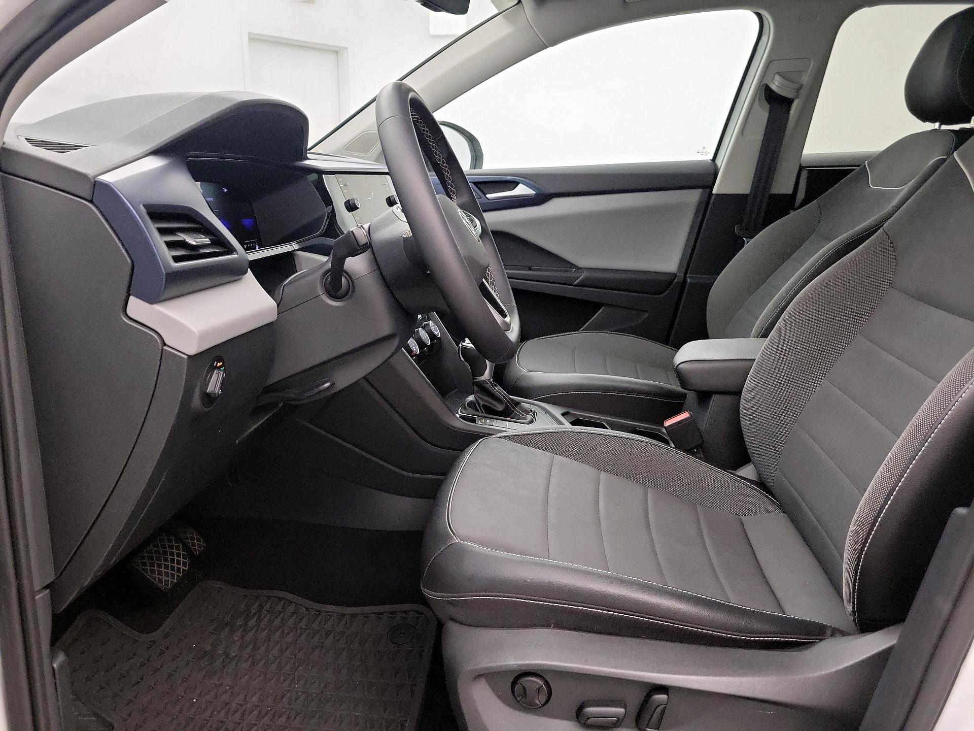Thumbnail: 2023 Volkswagen Taos - 11