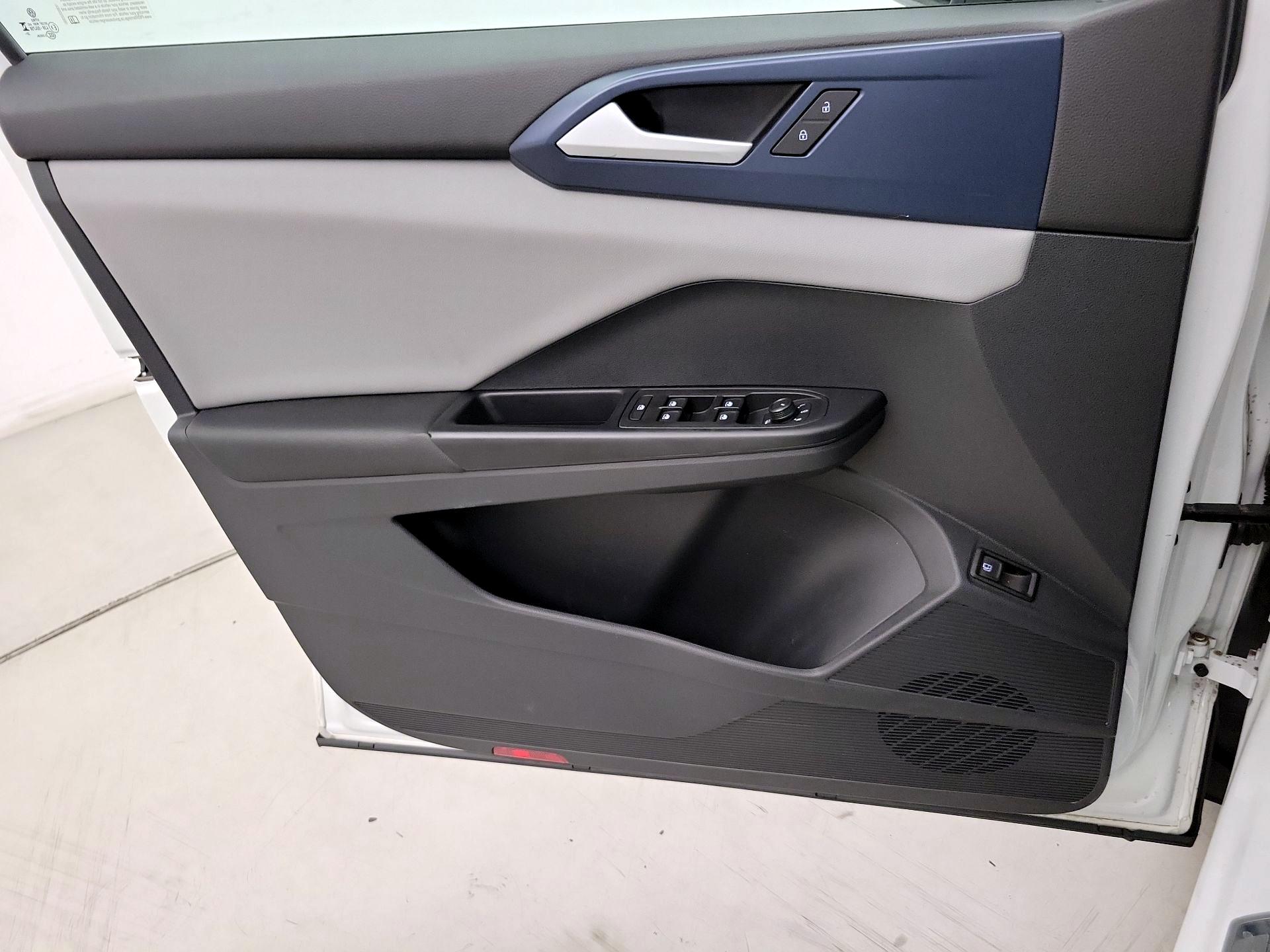 Thumbnail: 2023 Volkswagen Taos - 12