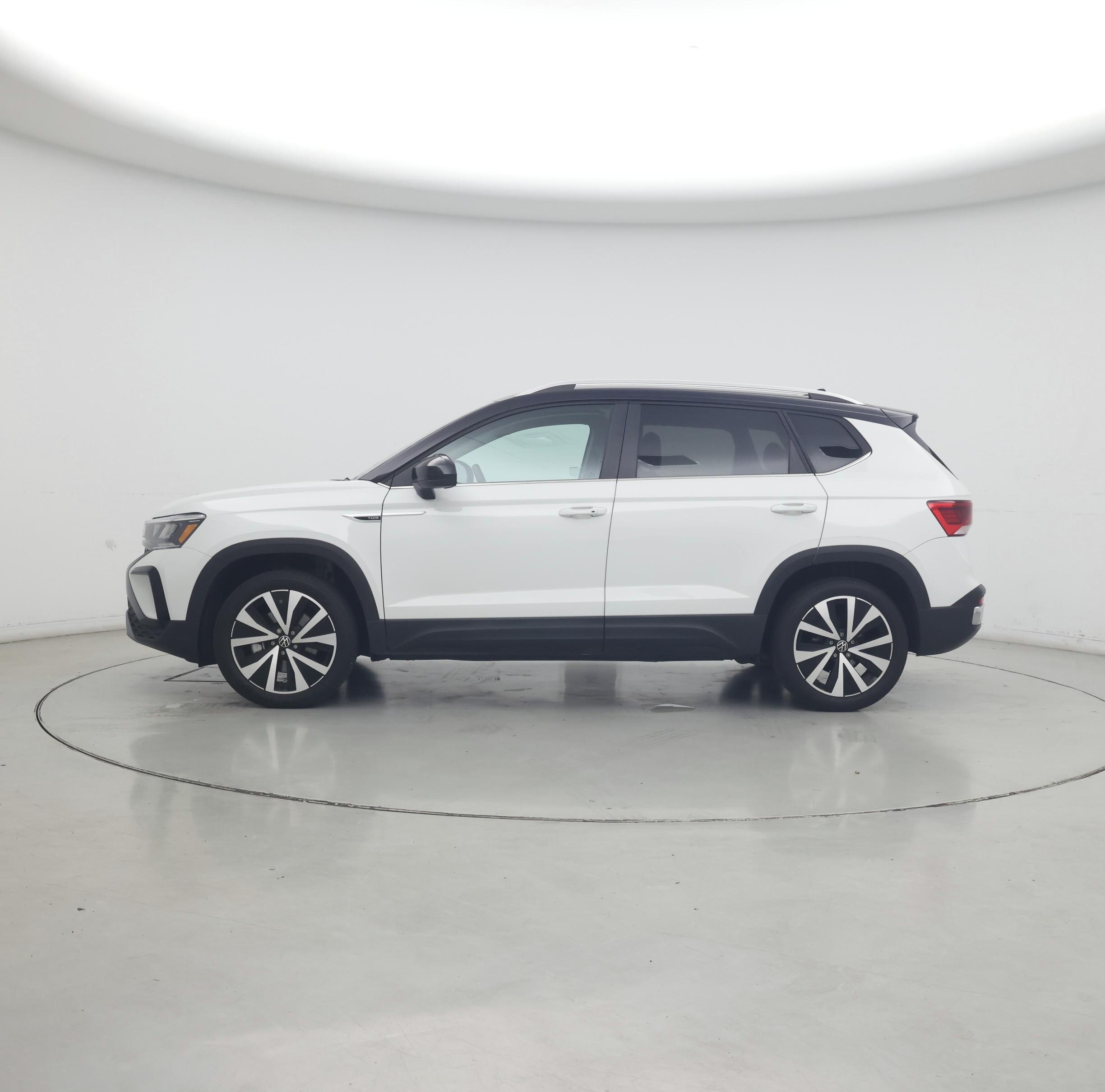Thumbnail: 2023 Volkswagen Taos - 3
