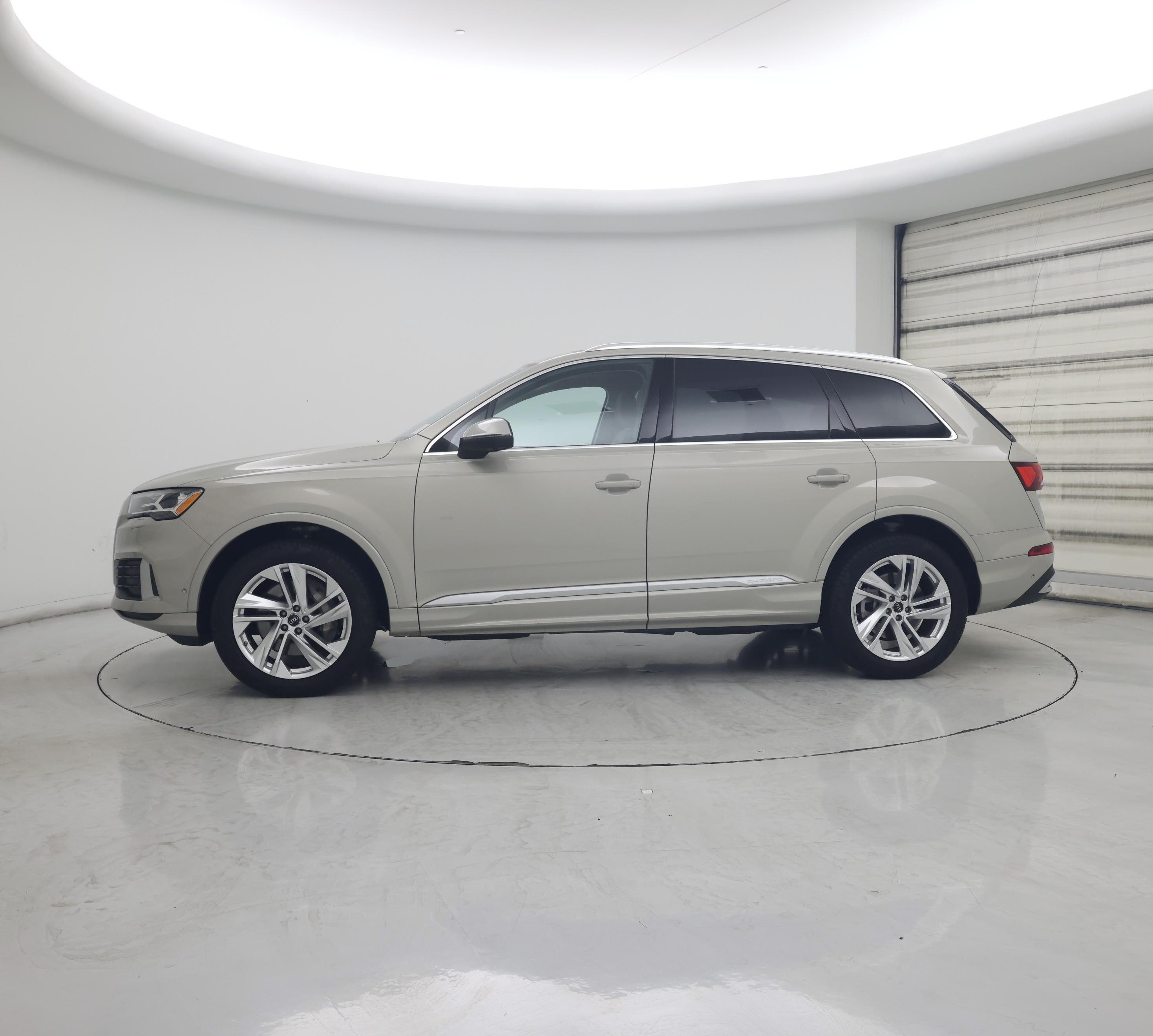 Thumbnail: 2023 Audi Q7 - 3