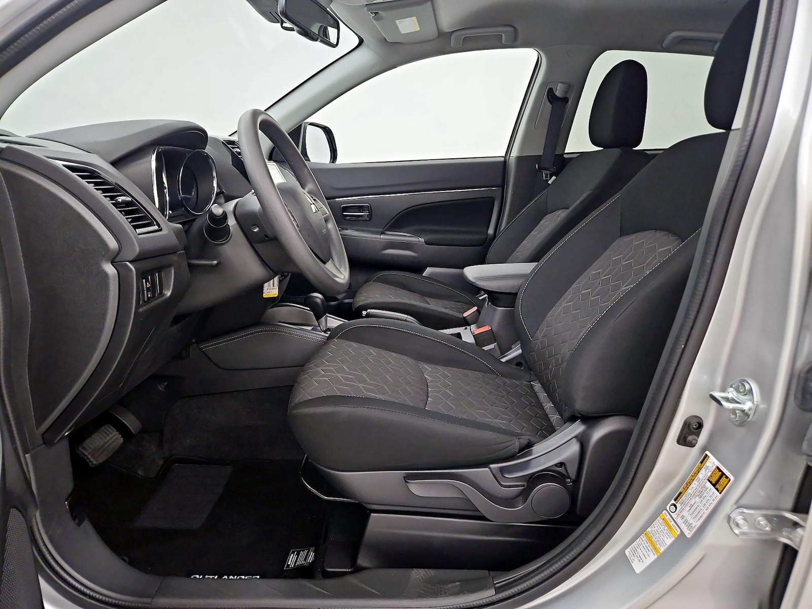 2026 Mitsubishi Outlander Sport ES - Photo 12