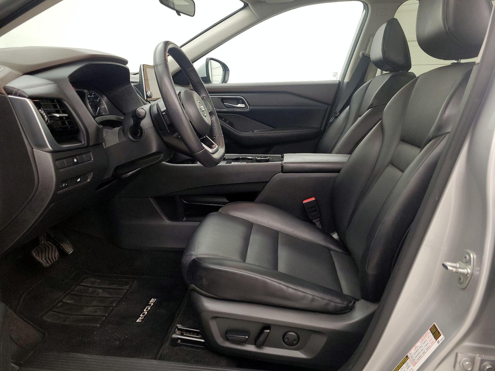 2021 Nissan Rogue SV - Photo 12
