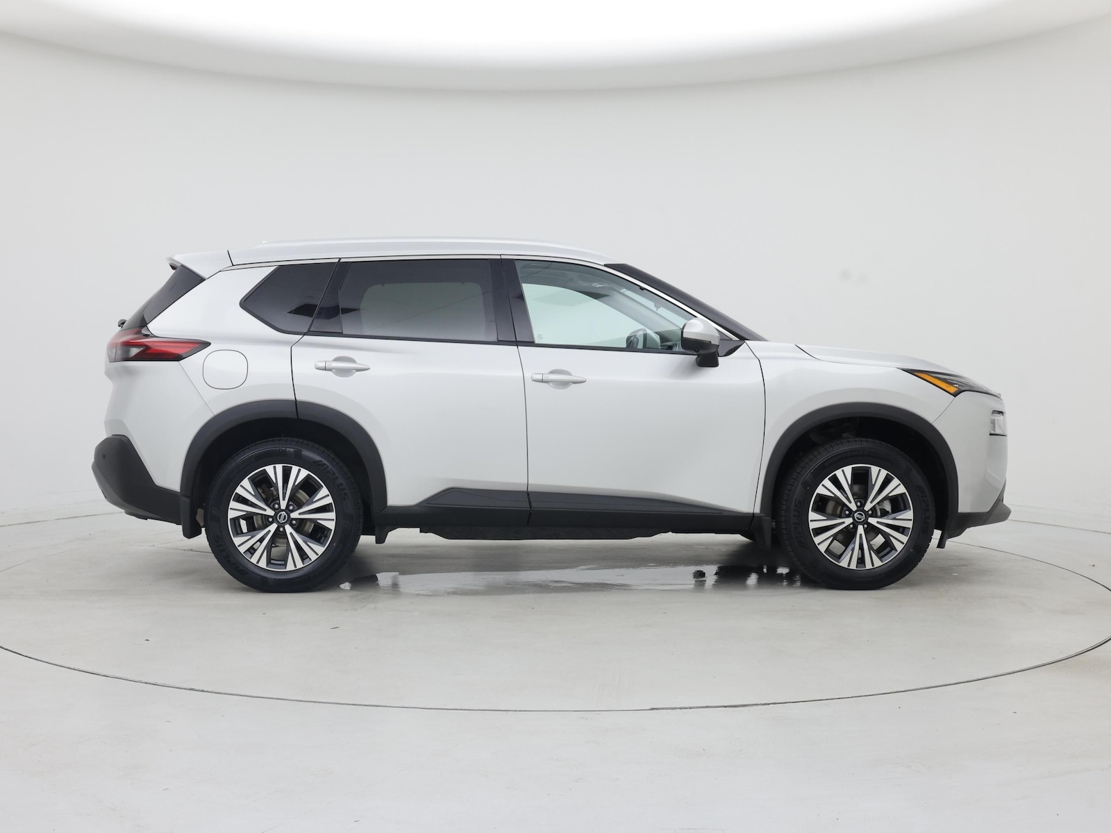2021 Nissan Rogue SV - Photo 8