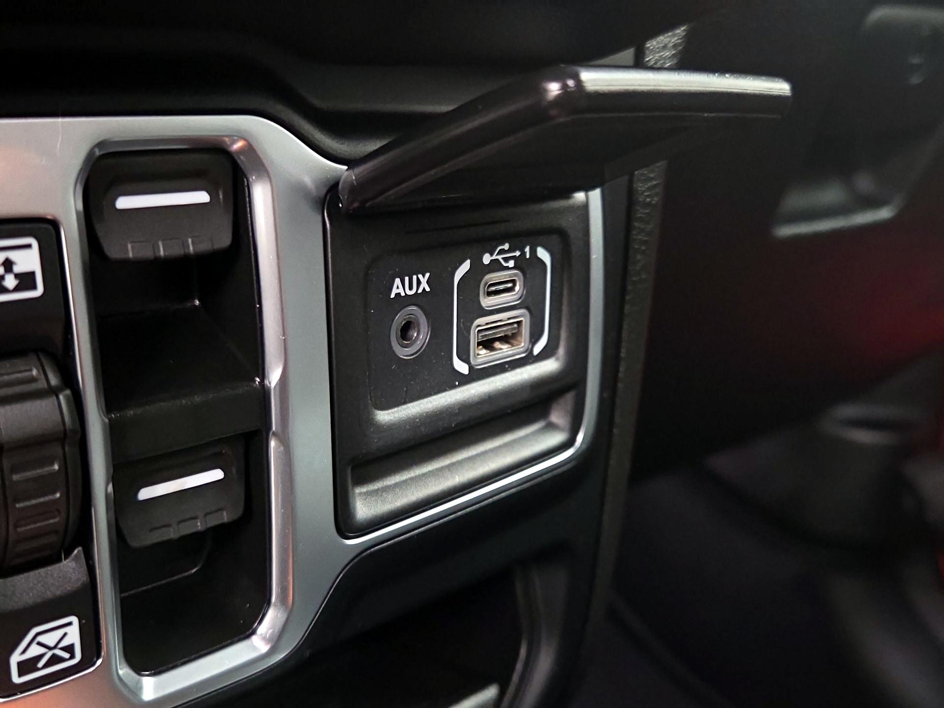 Thumbnail: 2024 Jeep Wrangler - 18