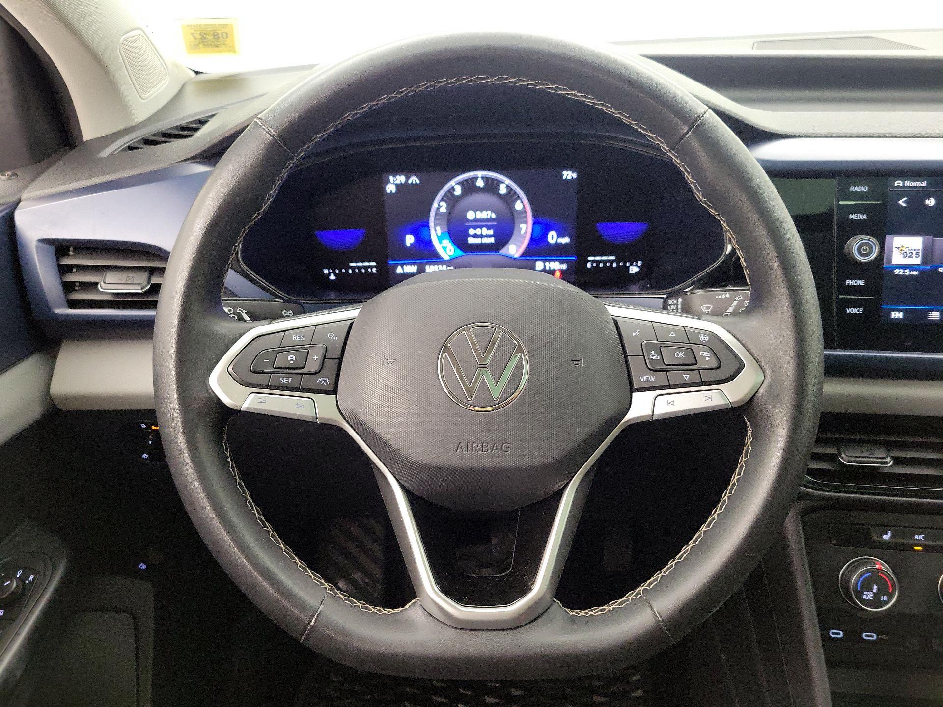 Thumbnail: 2022 Volkswagen Taos - 10