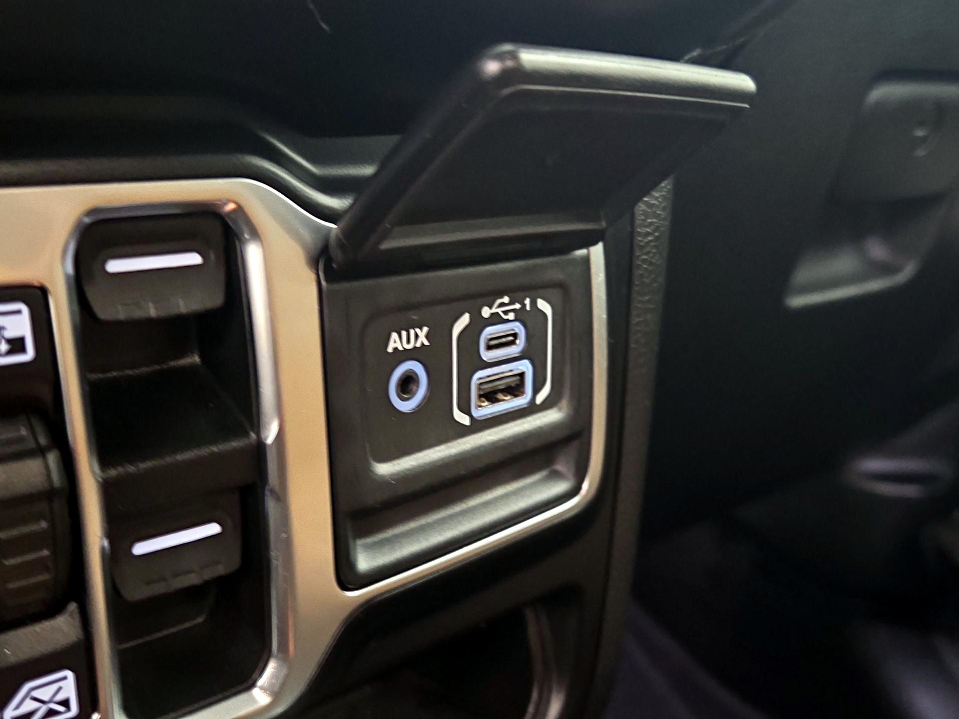 Thumbnail: 2023 Jeep Wrangler - 19