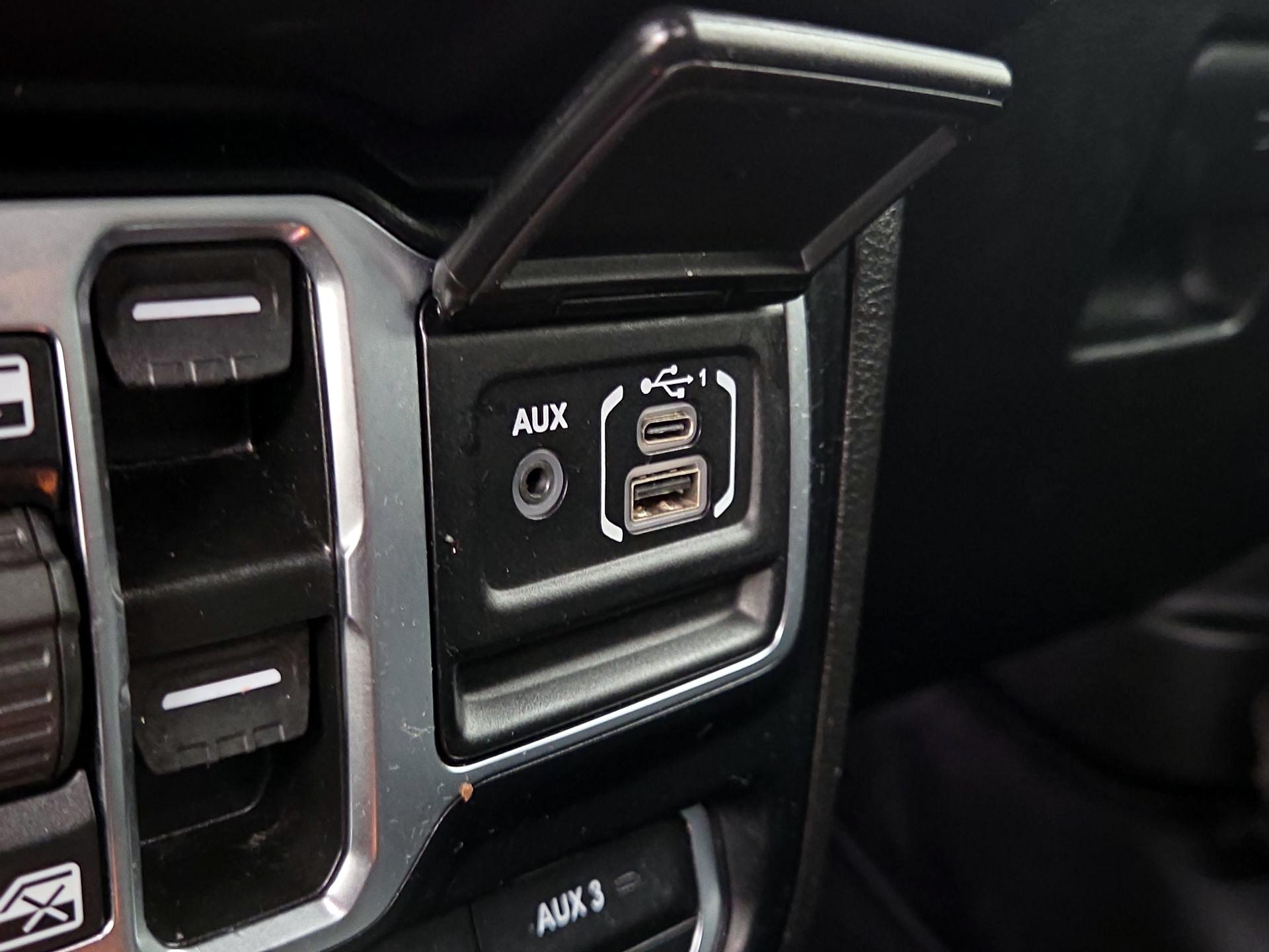 Thumbnail: 2024 Jeep Wrangler - 19