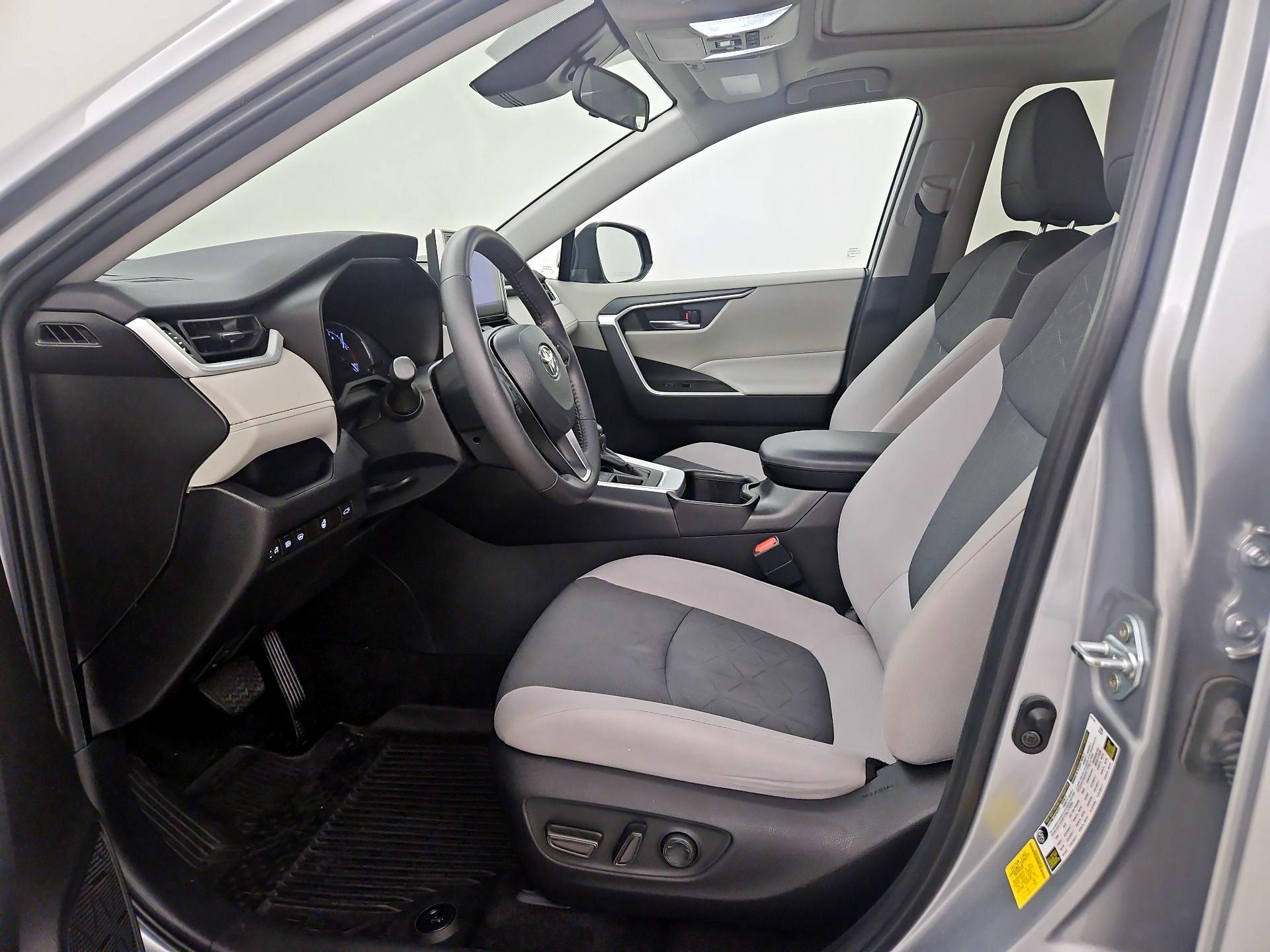 Thumbnail: 2024 Toyota RAV4 - 11