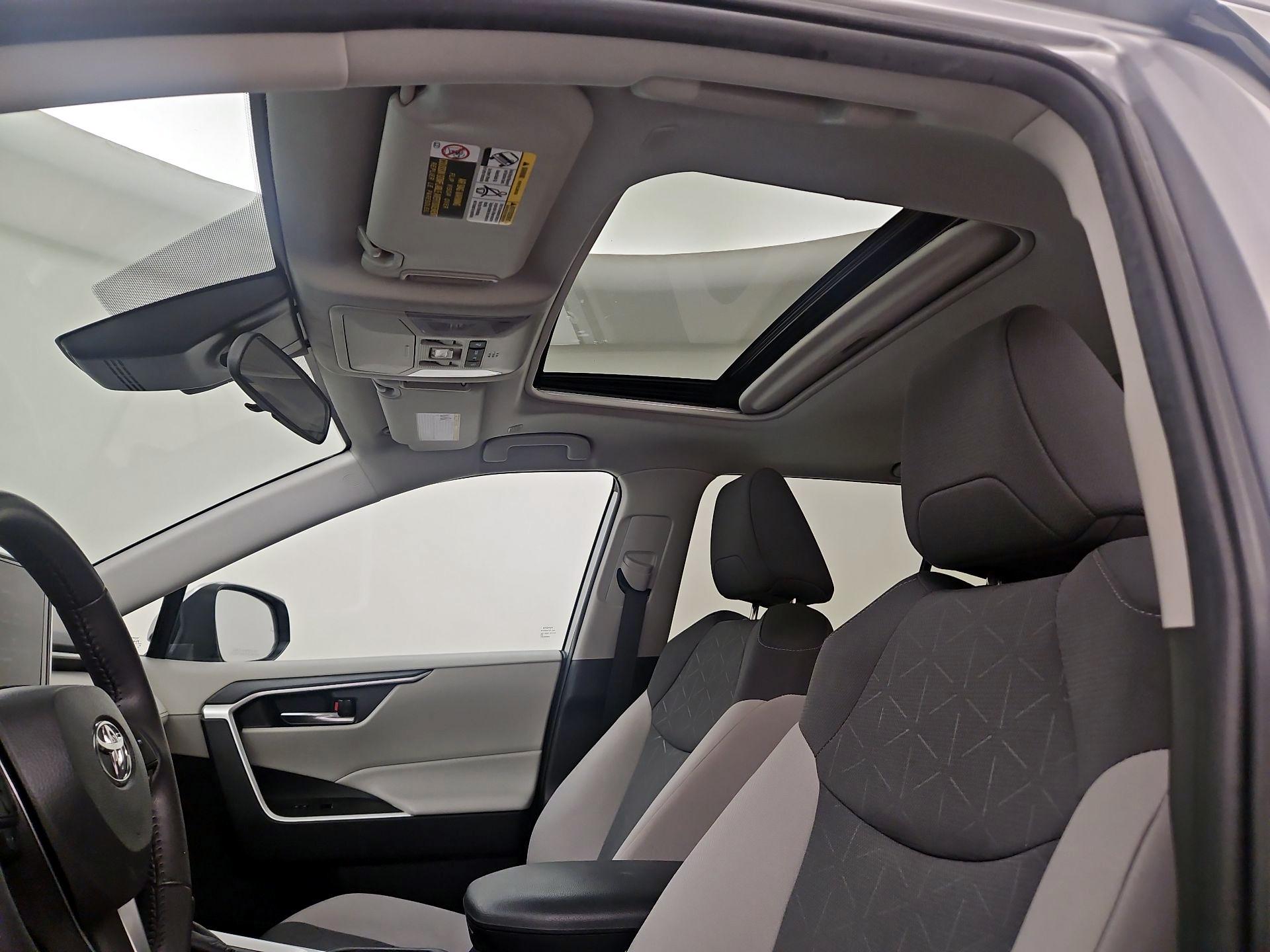 Thumbnail: 2024 Toyota RAV4 - 19