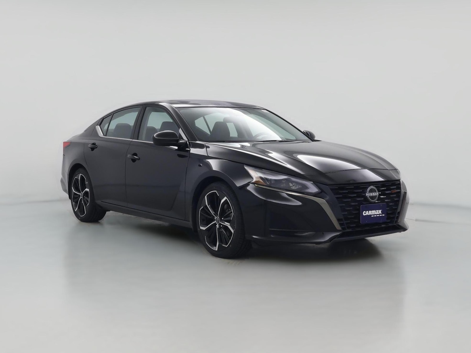 2023 Nissan Altima SR - Photo 1