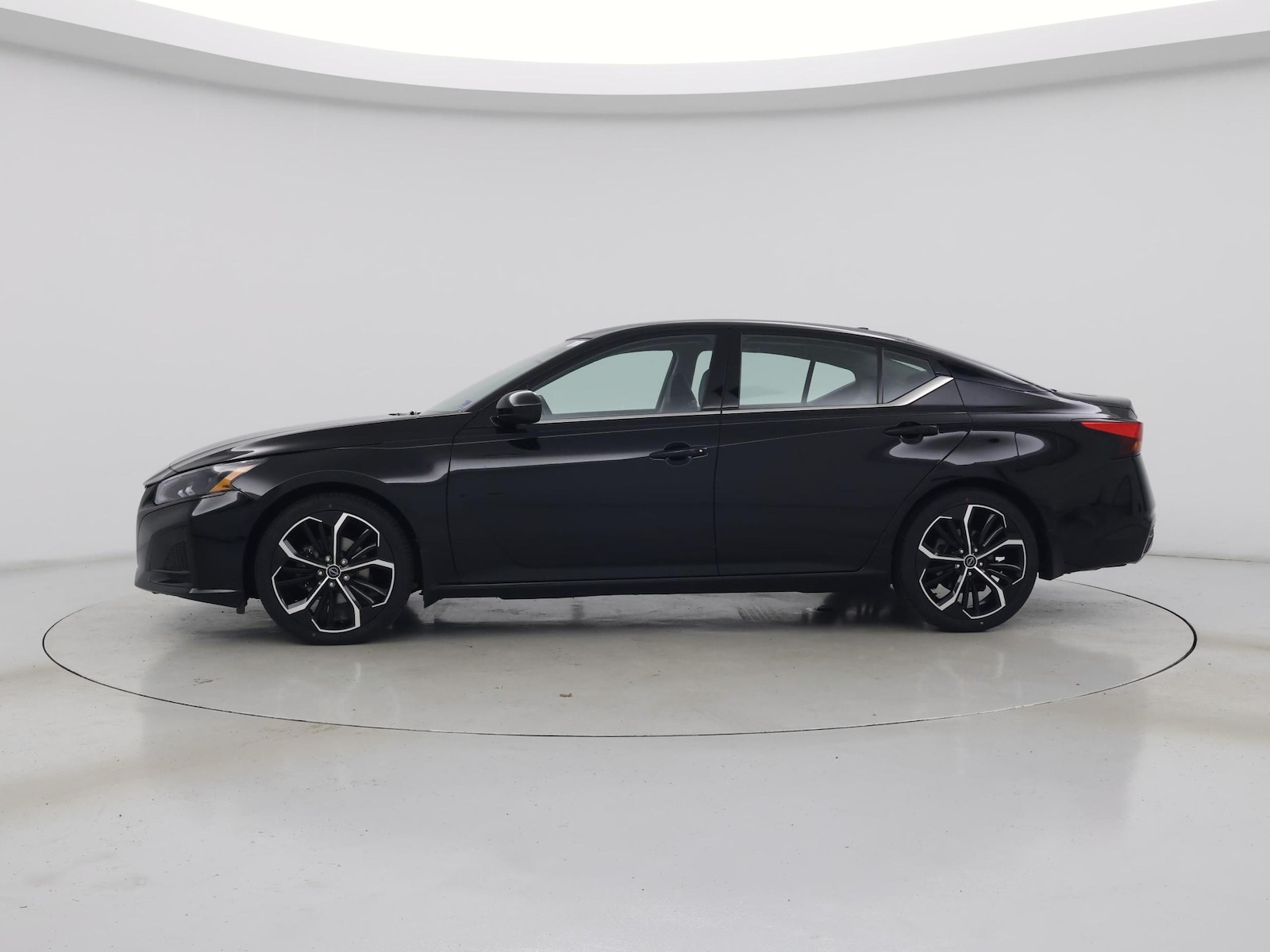 2023 Nissan Altima SR - Photo 4