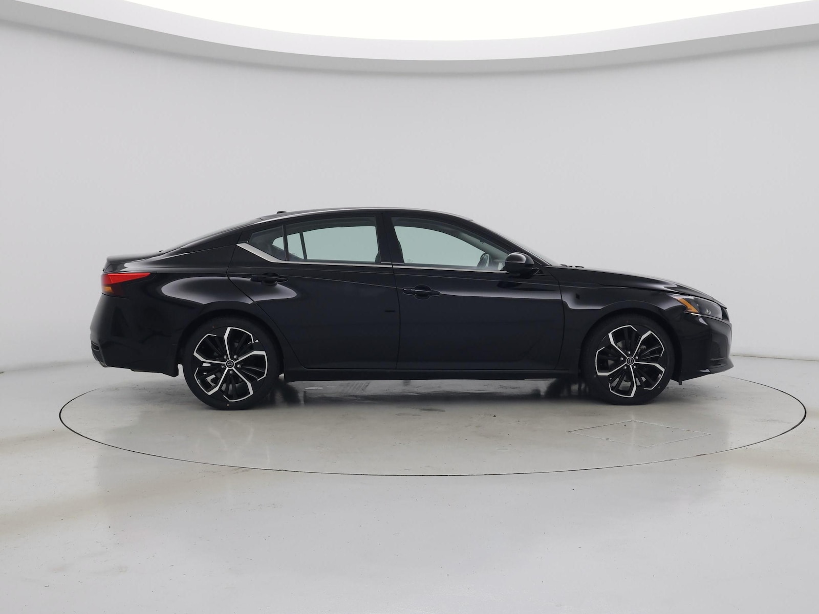 2023 Nissan Altima SR - Photo 8