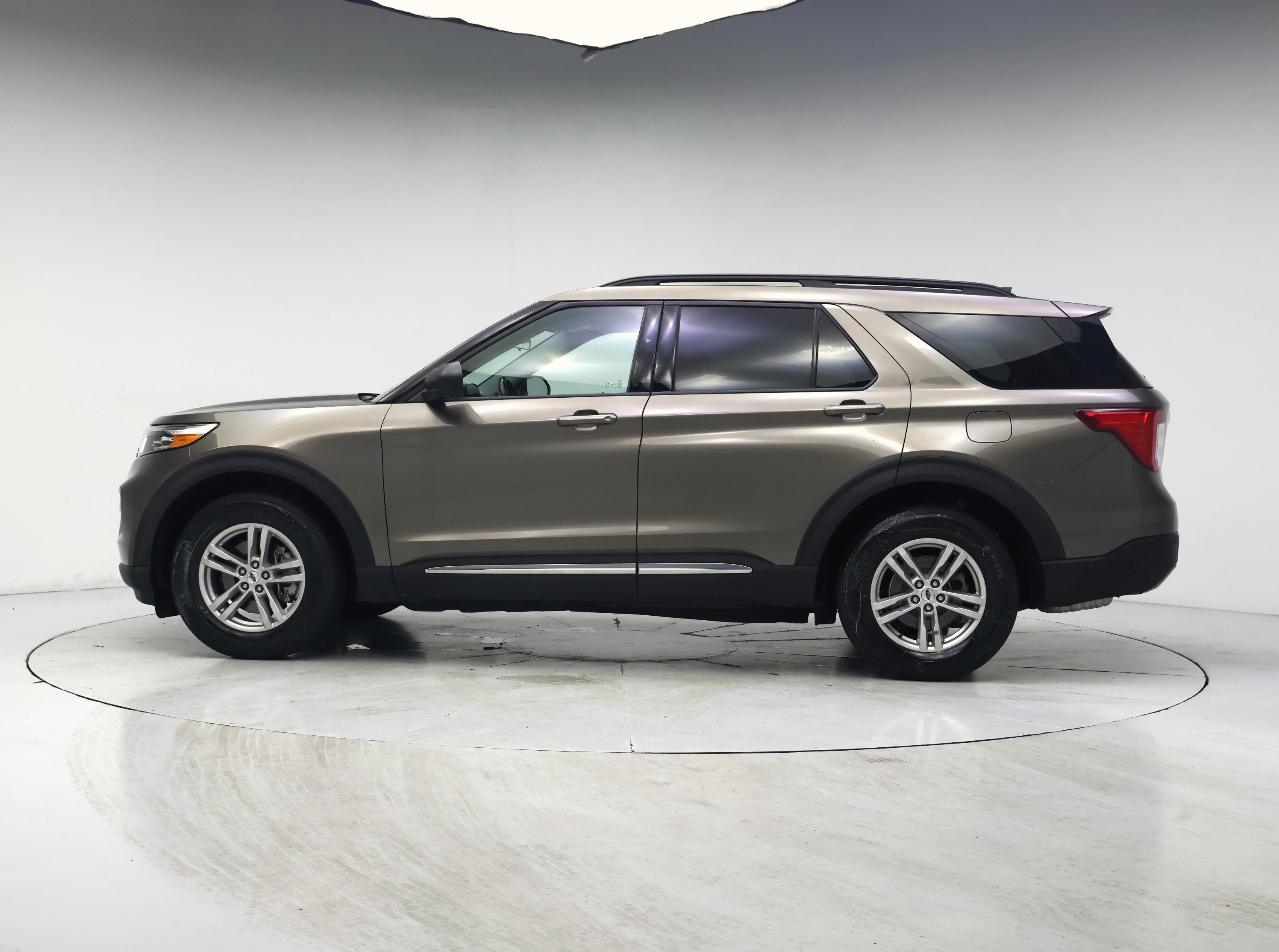 Thumbnail: 2021 Ford Explorer - 3