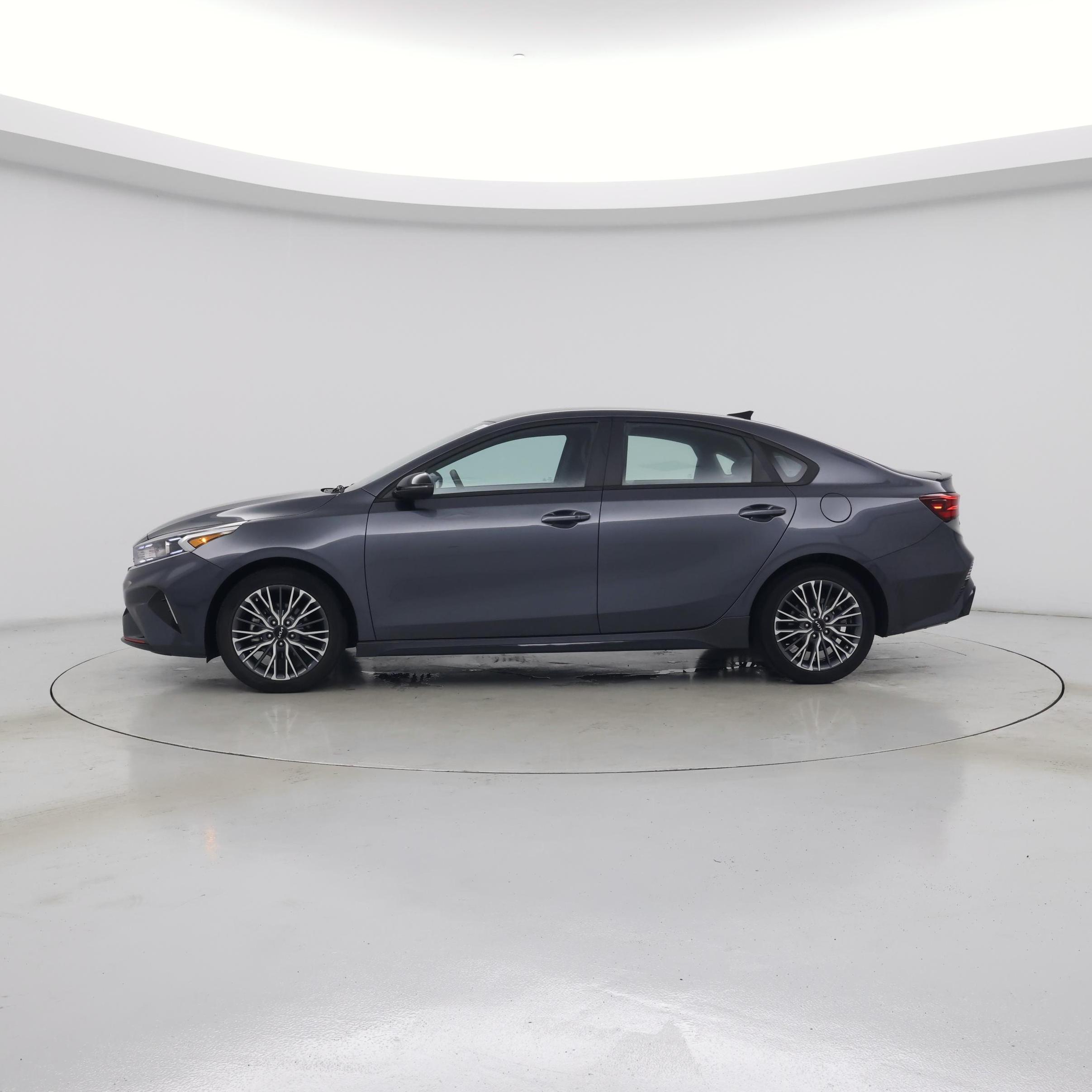 Thumbnail: 2023 Kia Forte - 3