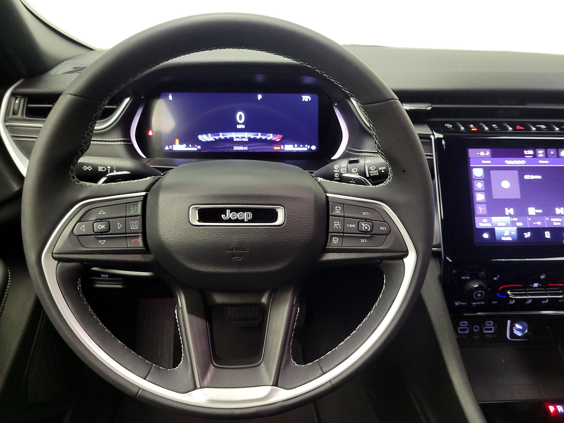 Thumbnail: 2023 Jeep Grand Cherokee - 10