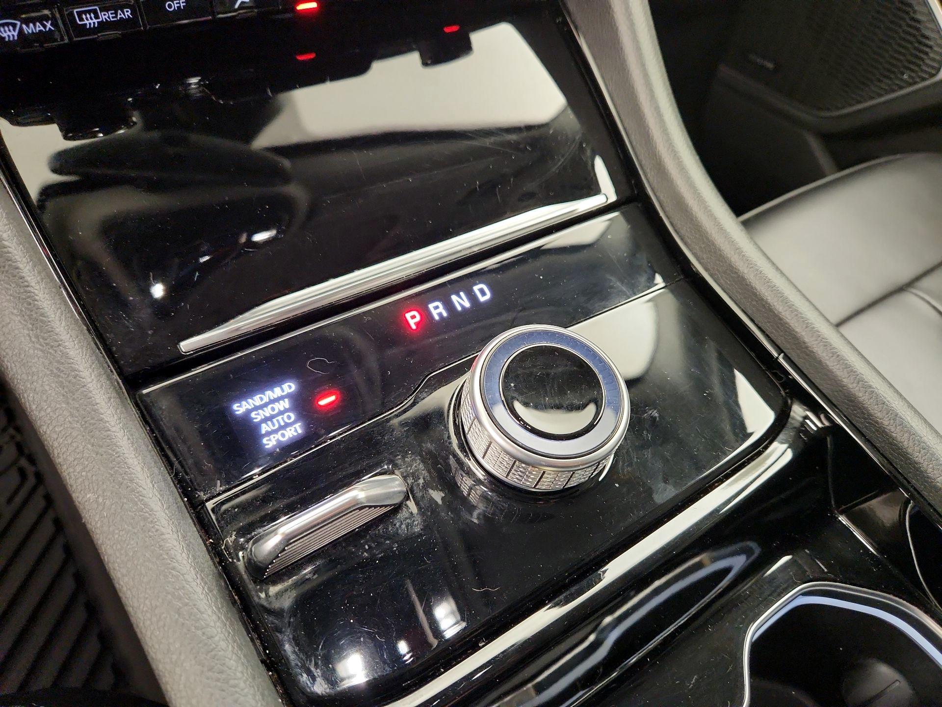 Thumbnail: 2023 Jeep Grand Cherokee - 18