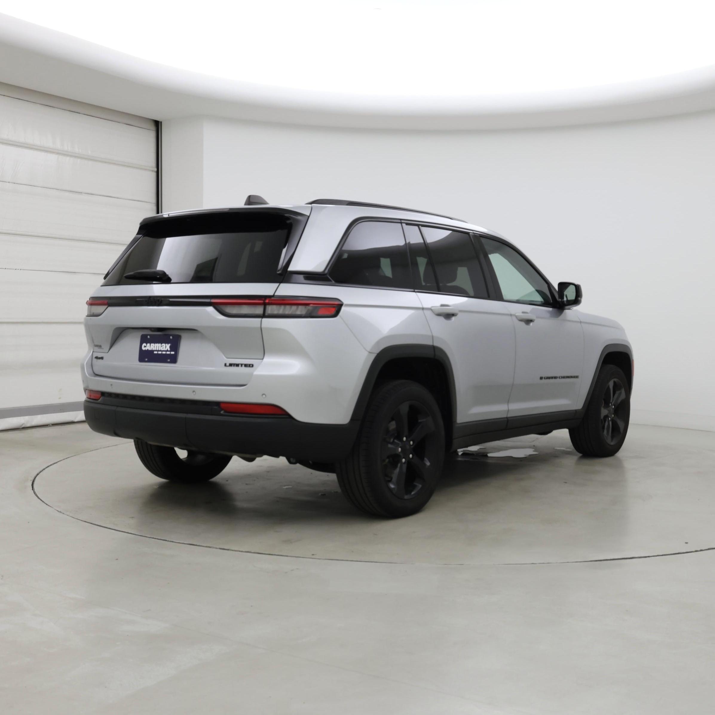 Thumbnail: 2023 Jeep Grand Cherokee - 8