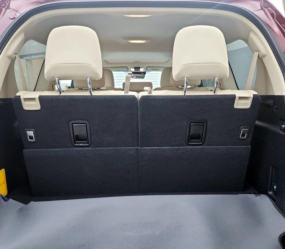 Trunk/Cargo (Seats Up)