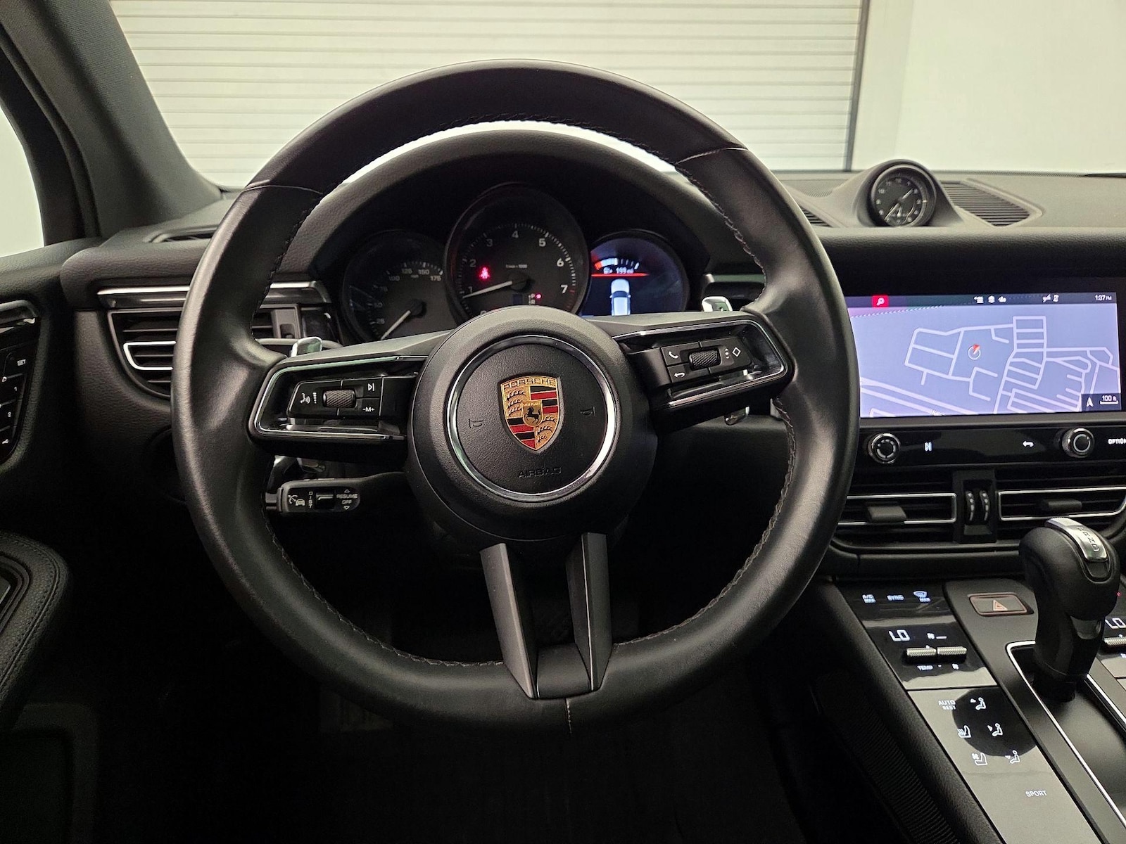 2022 Porsche Macan Base - Photo 11