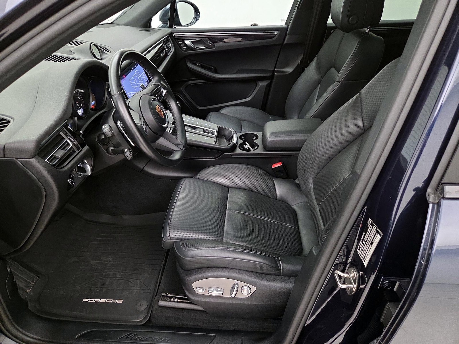 2022 Porsche Macan Base - Photo 12