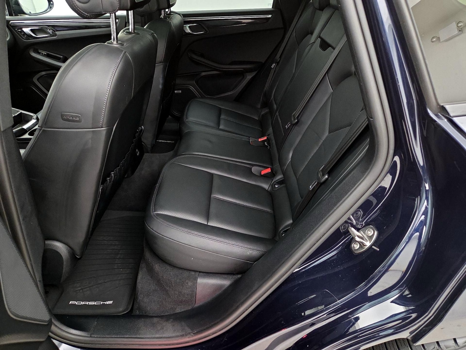 2022 Porsche Macan Base - Photo 21